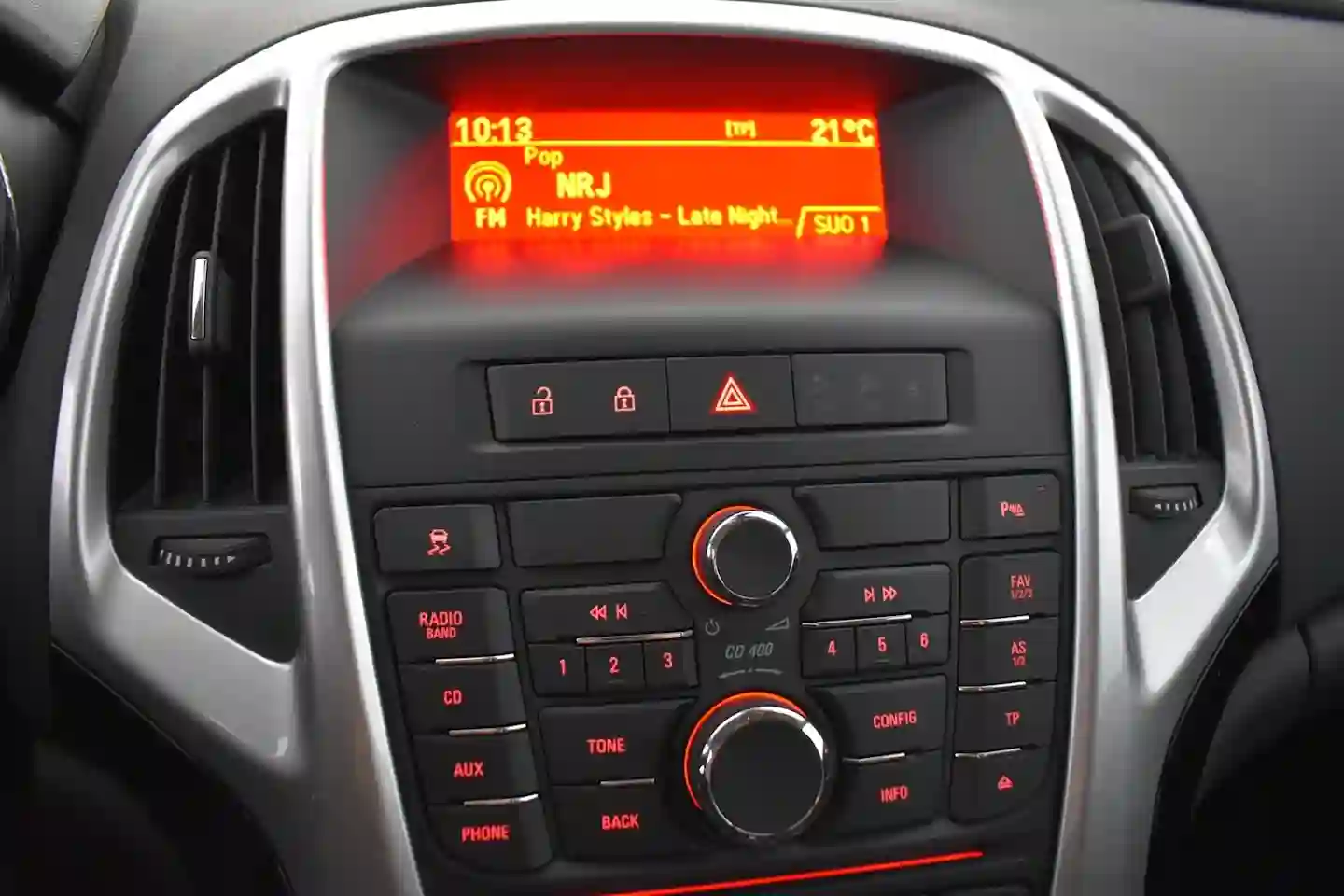 Car Image - 4yi3c1eNMZ28y8tkNreaqc