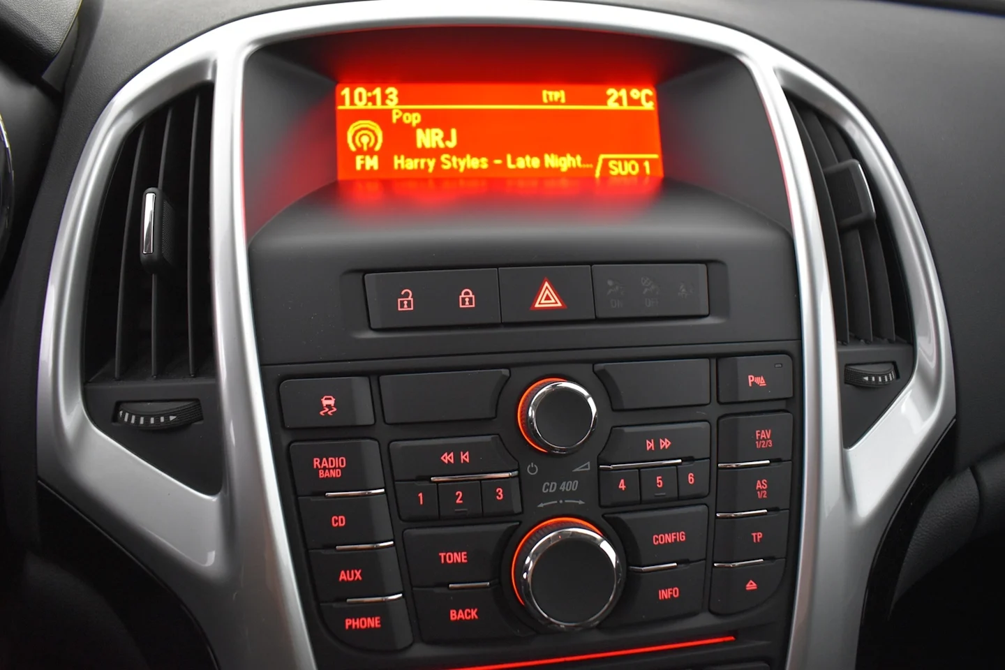 Car Image - 4yi3c1eNMZ28y8tkNreaqc