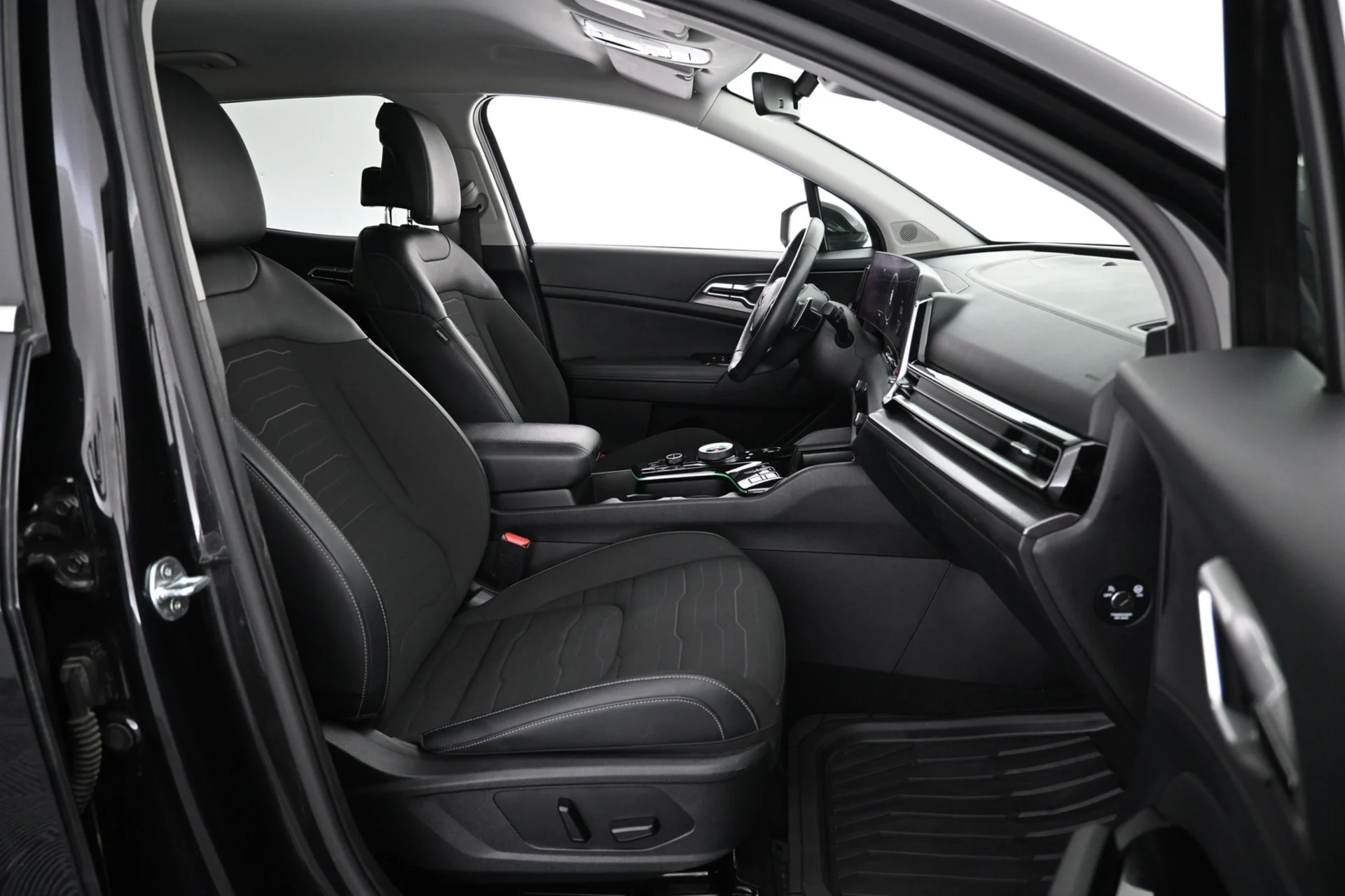 Car Image - 7e2NYlwGKkPMkpFIGonr0d