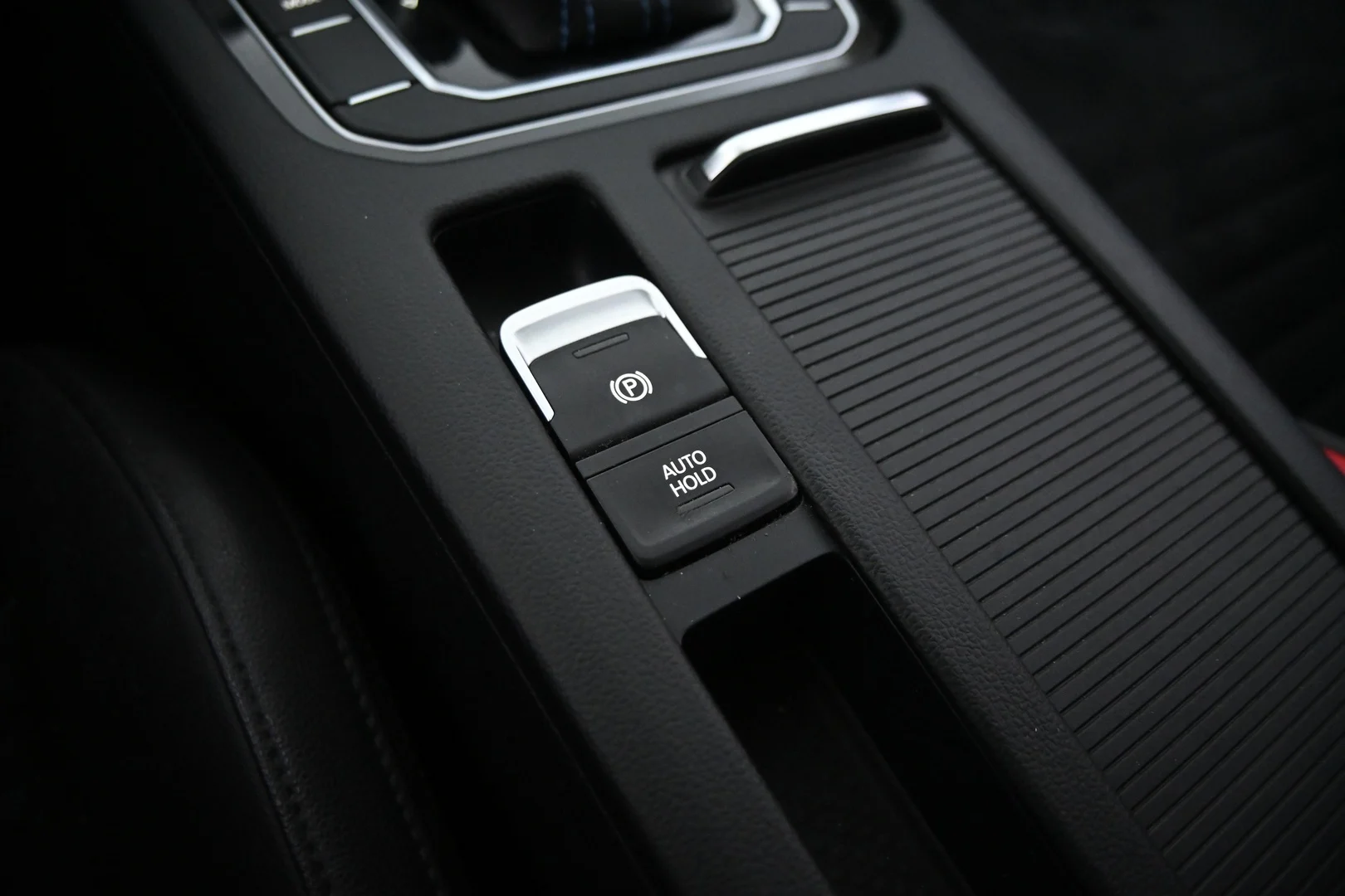 Car Image - 32MWWi9ZiD7MOLz5aEccve