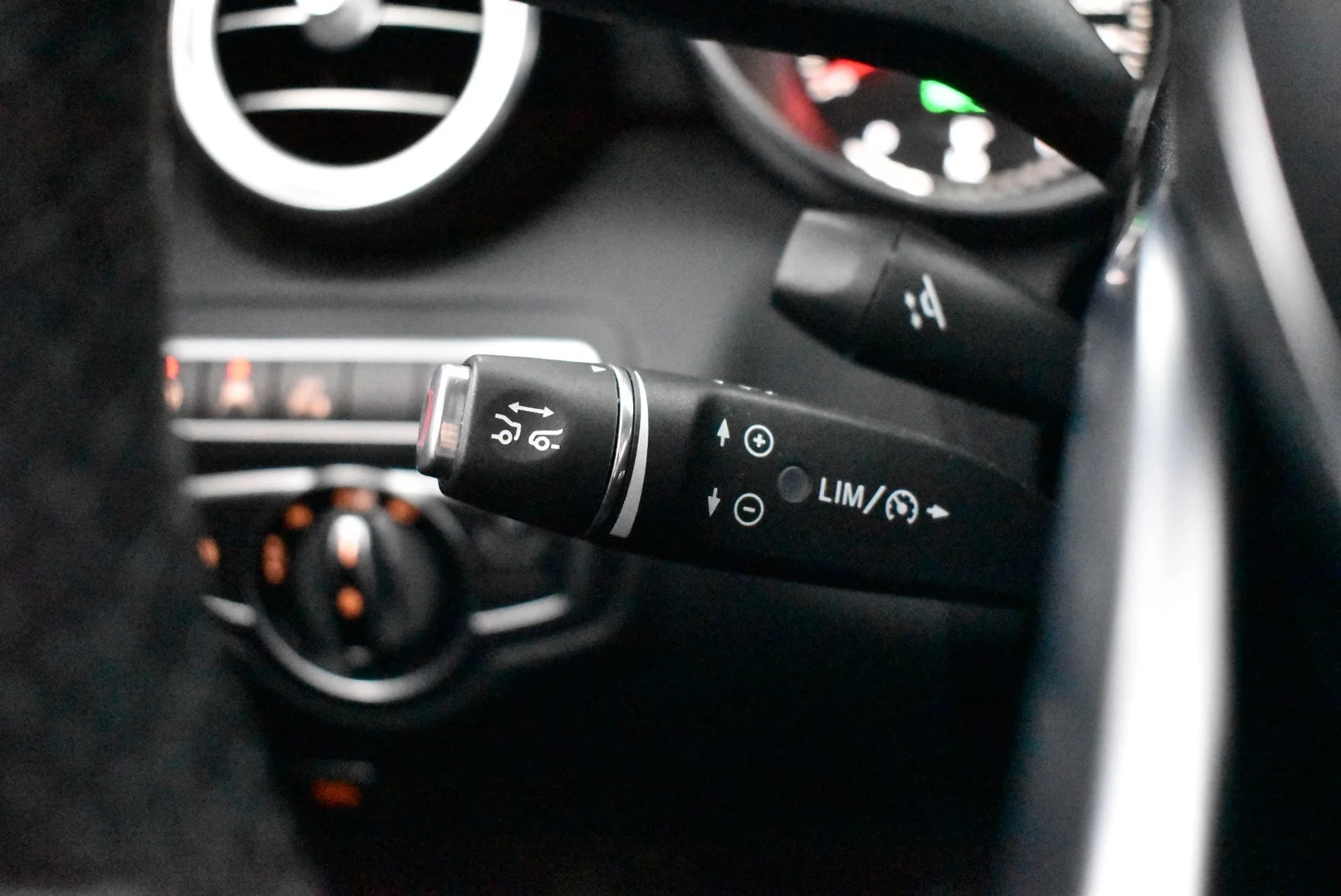 Car Image - 6KigQc3rpTw2IG0mS0HSWi