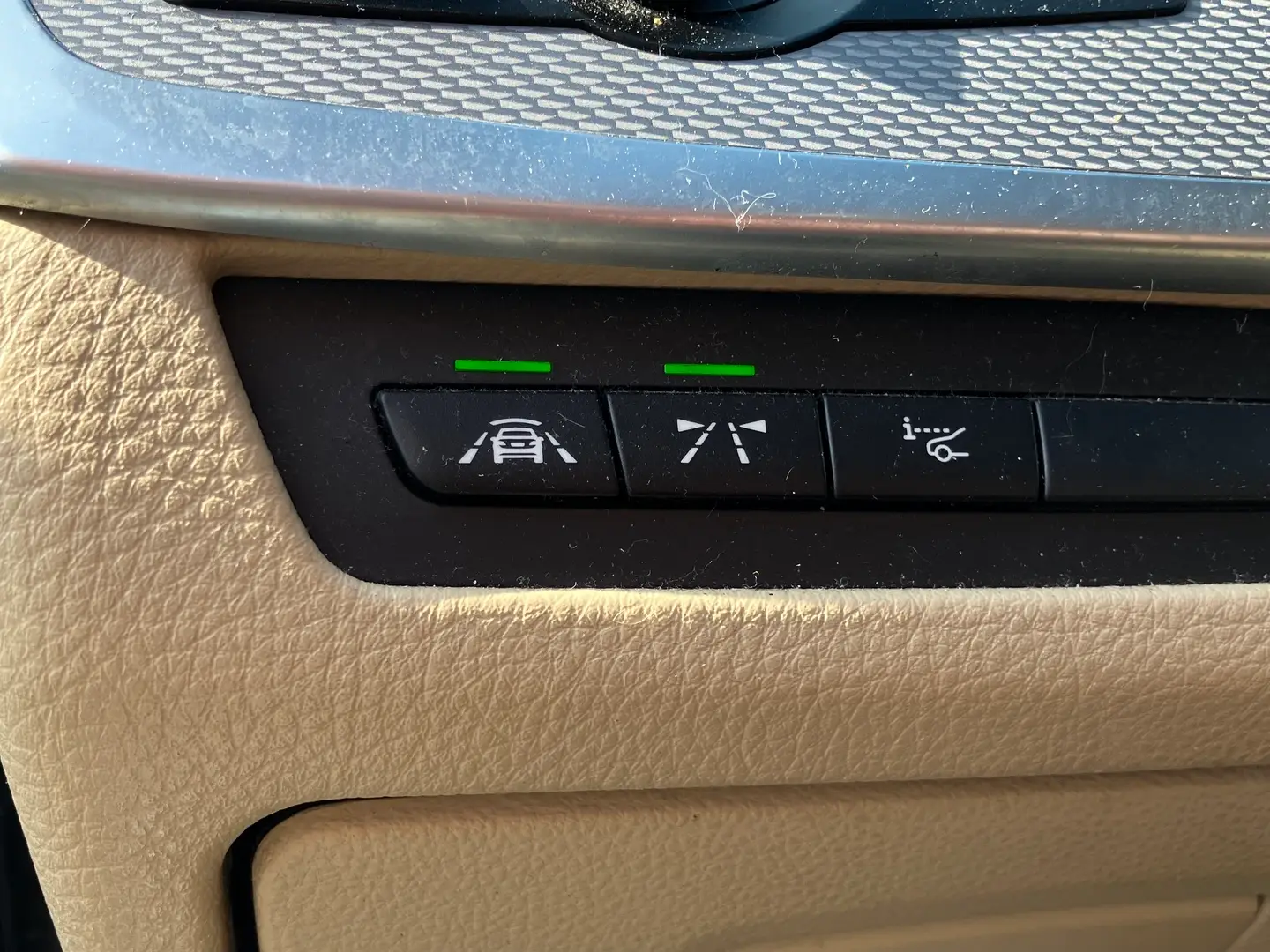 Car Image - 70LjMpN4y0gA21mn4XWzKg