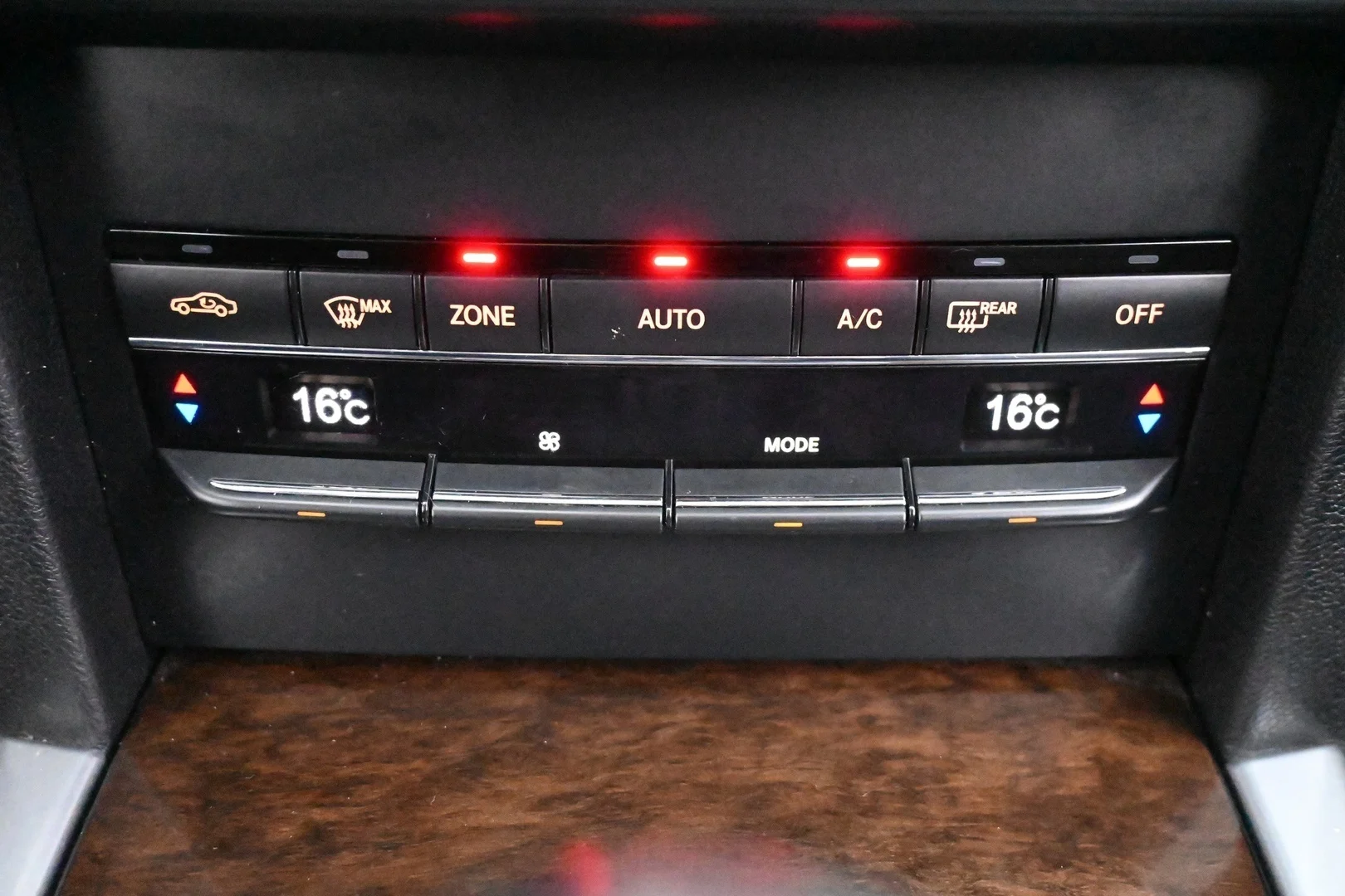 Car Image - 2mvKwe35eRHtR7Dp7xrEZ3