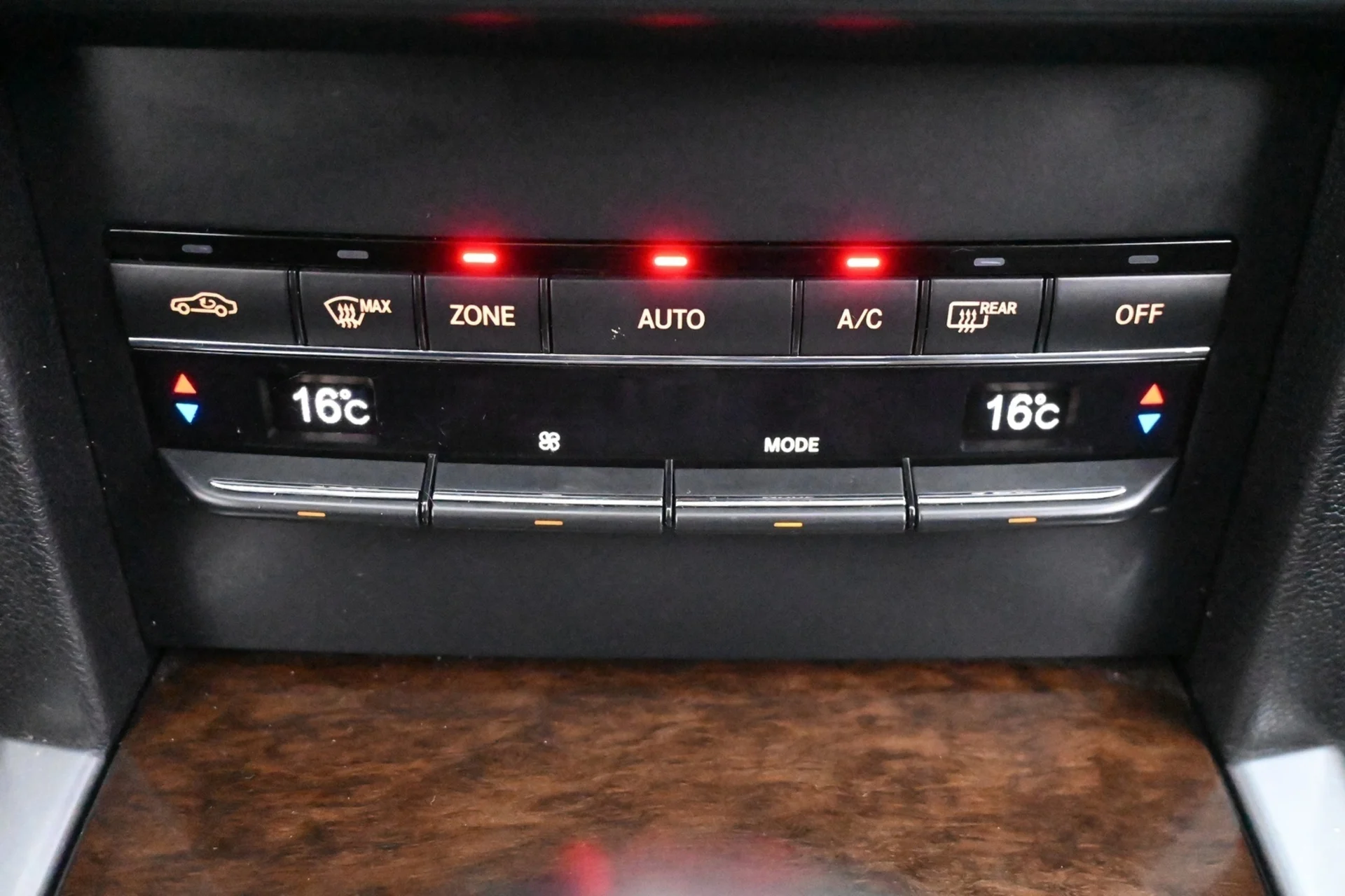 Car Image - 2mvKwe35eRHtR7Dp7xrEZ3