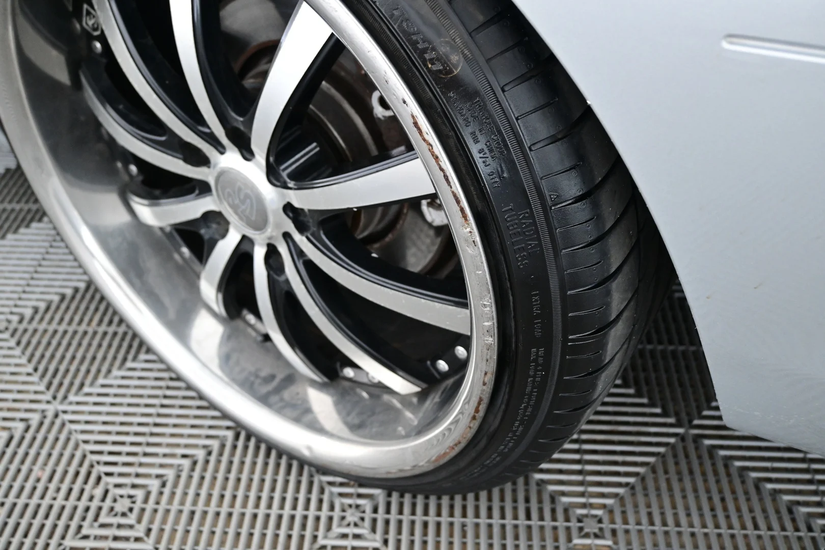 Car Image - 6dmDbnbQYCo7OOcifYA7eU
