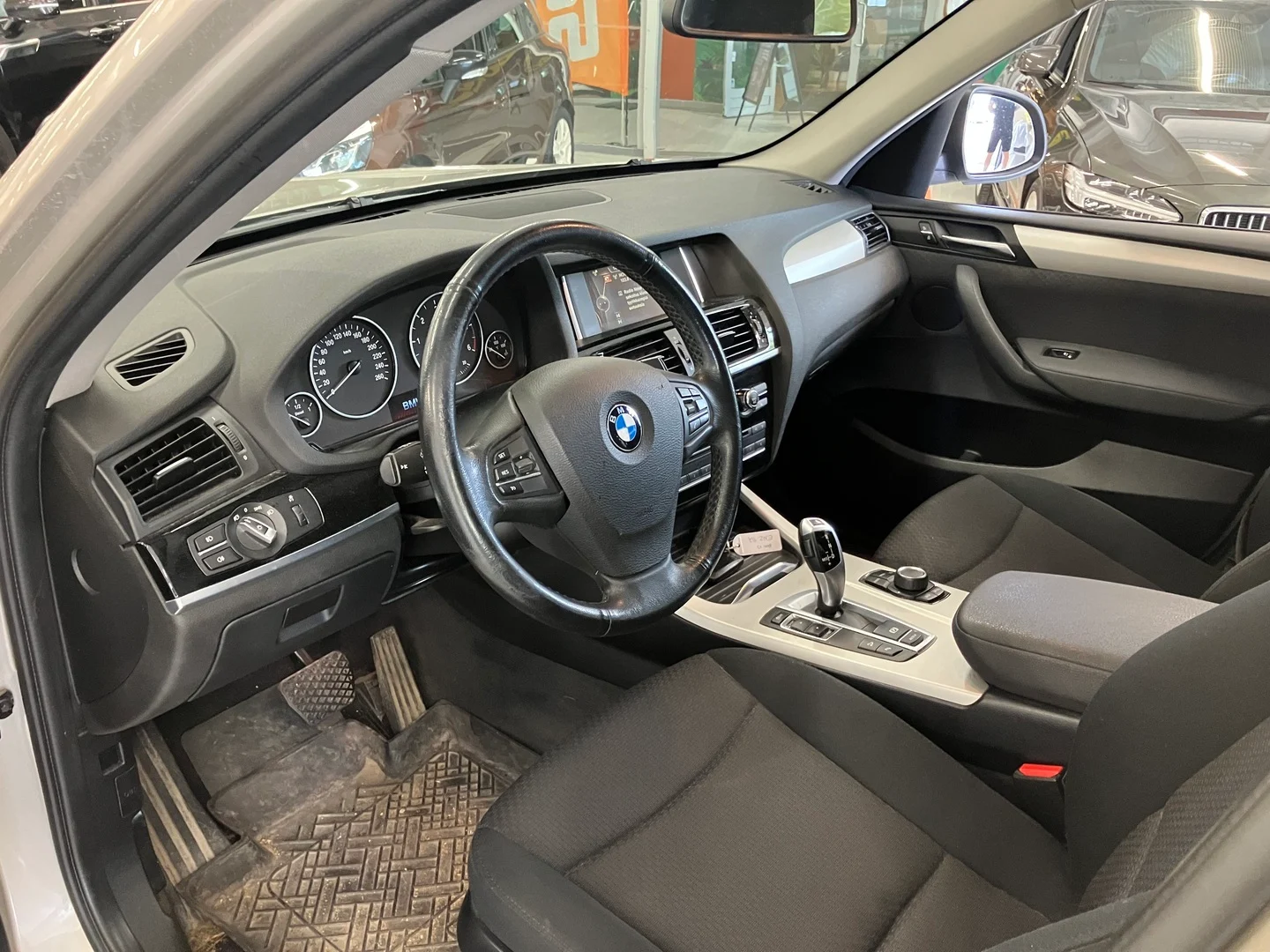 Car Image - 7BkJUwPvts0lHv2Nb76PHe