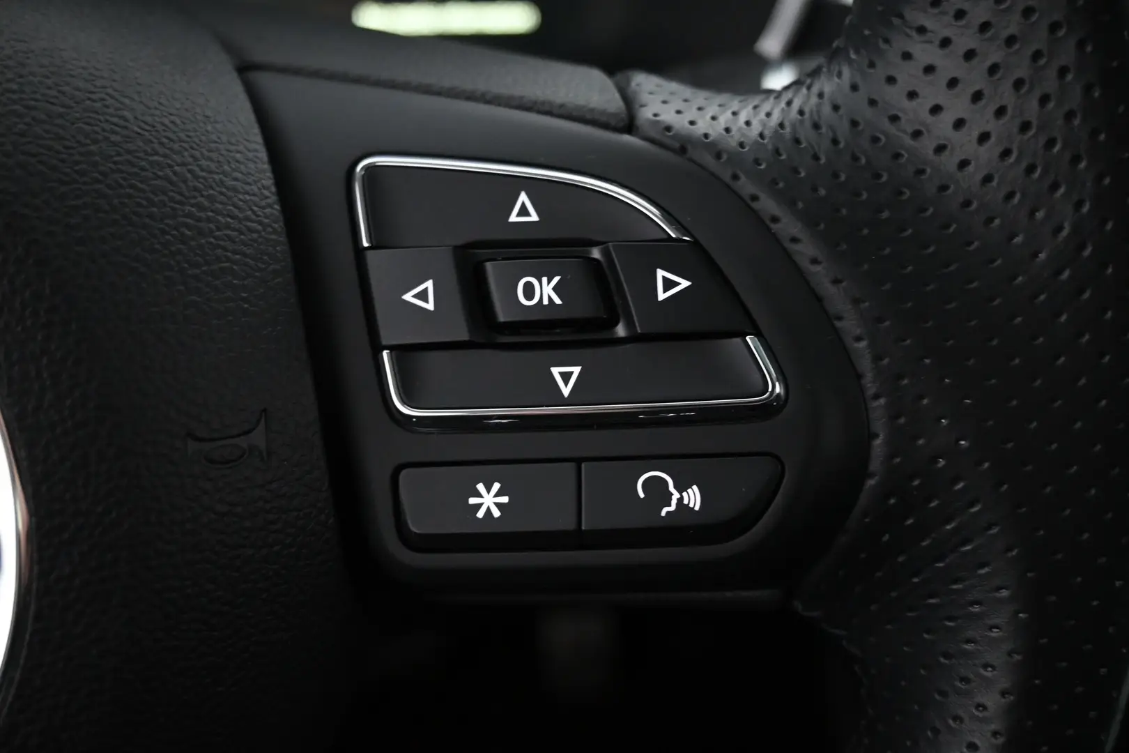 Car Image - 6XBvbu4y2eTy3YmsEFSvm0