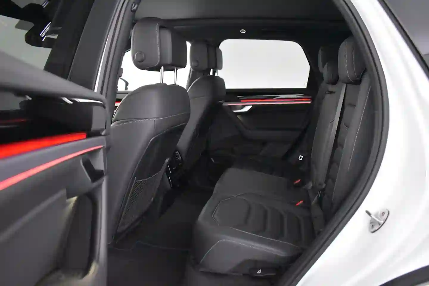 Car Image - 3XJna00QLG9JqGozEyZD39