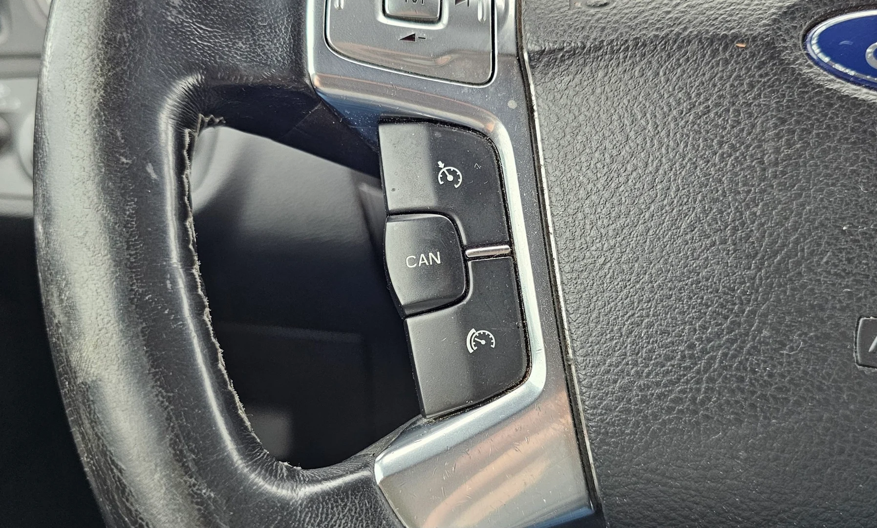 Car Image - 4a0VukQyZGwibc1dd2rya