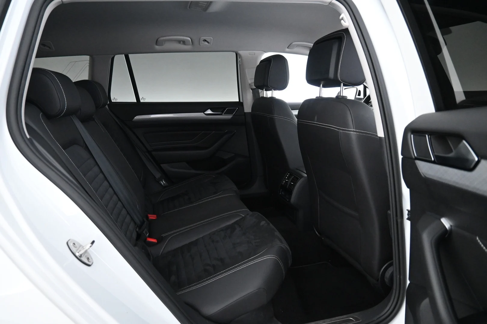 Car Image - 3ZcTS4GAyuLLJl7HdsAbTs