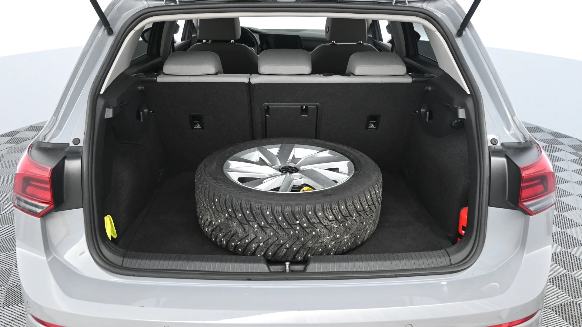 Car Image - 67JyJwrqdmjVmsQVuCcZB7
