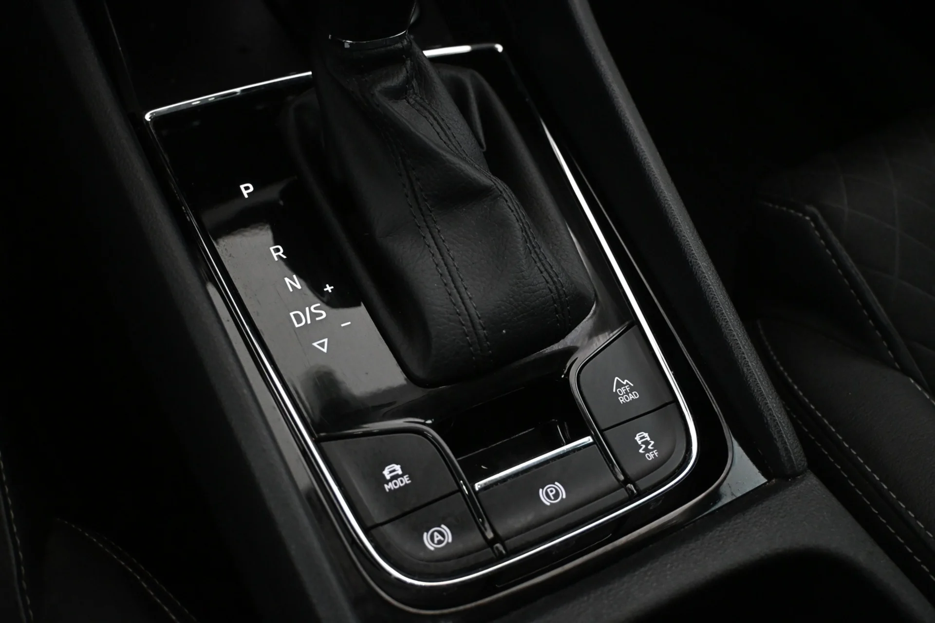 Car Image - 2NuJLxE3IWR9ssU1r72s1D