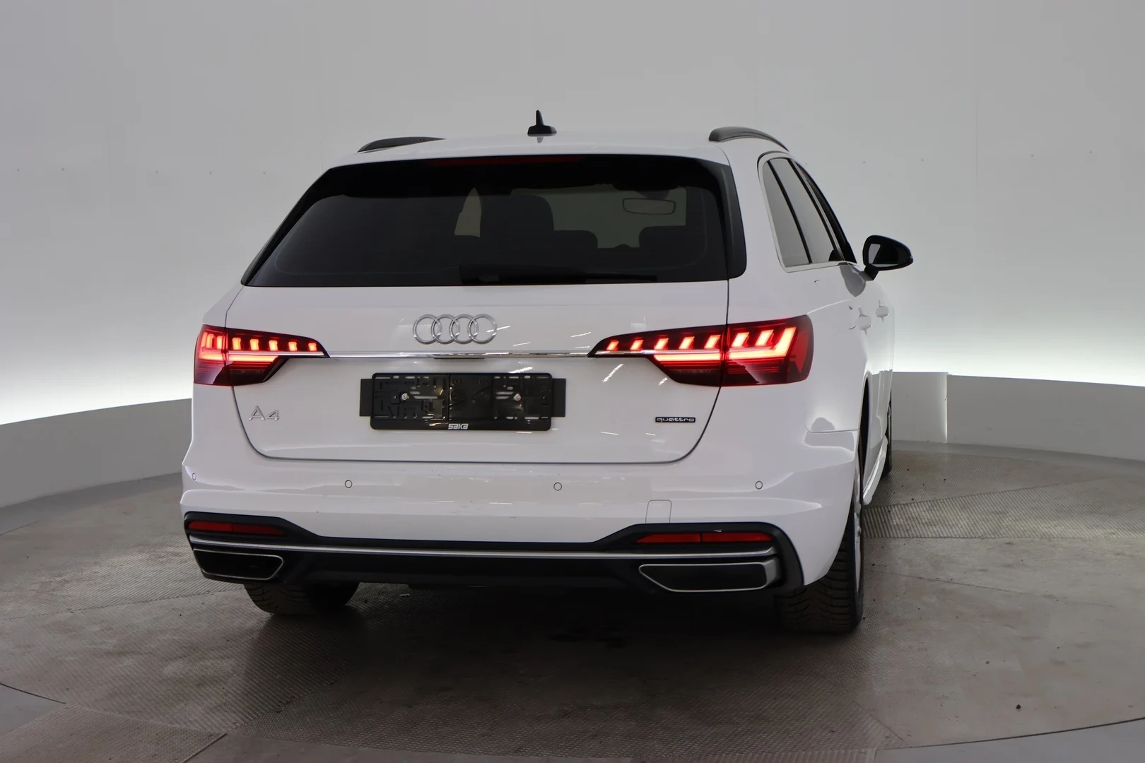 Car Image - 414MxK60elZ1pooznamFYK