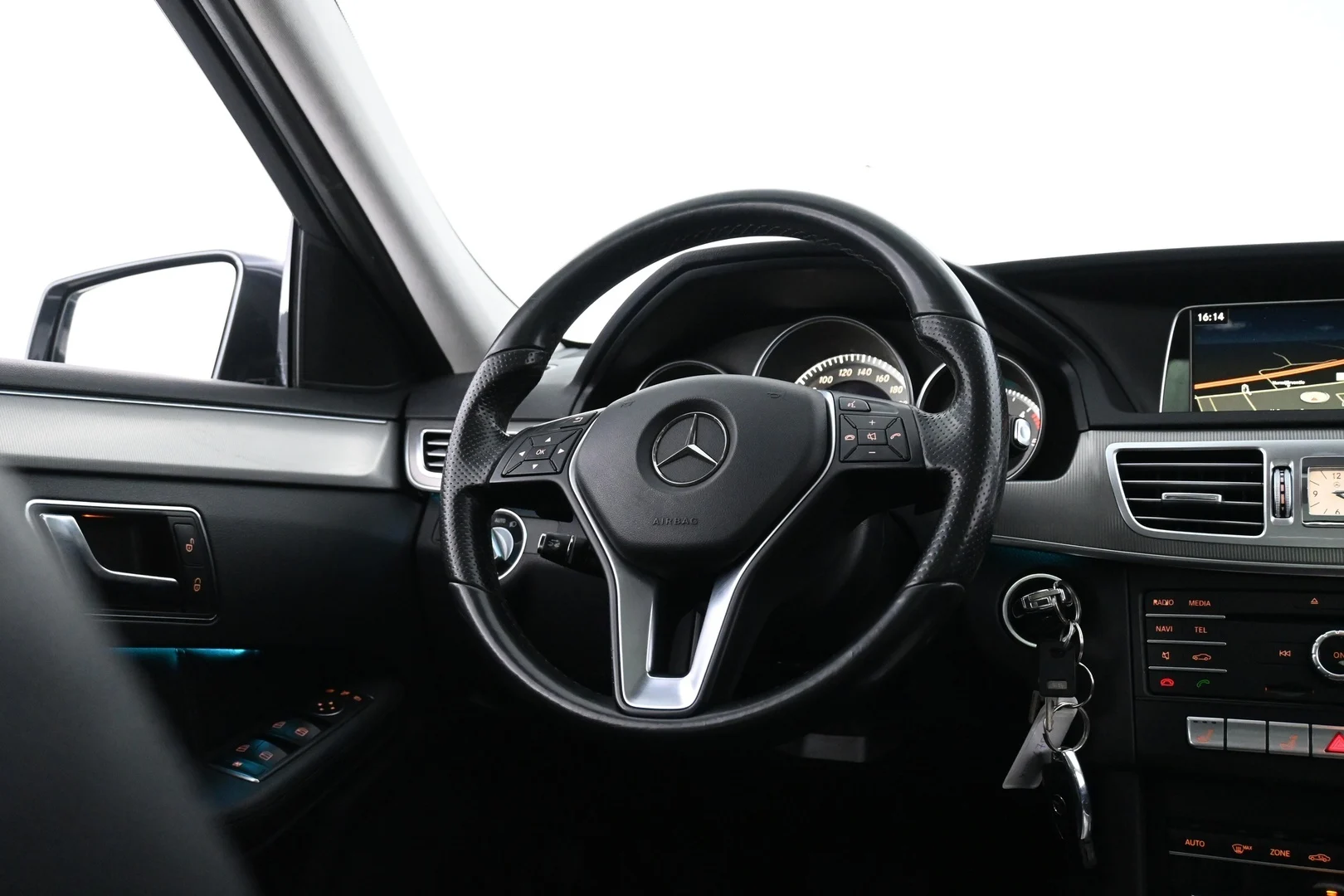 Car Image - 3VddRxYoErE5hZ0FpxZrZz