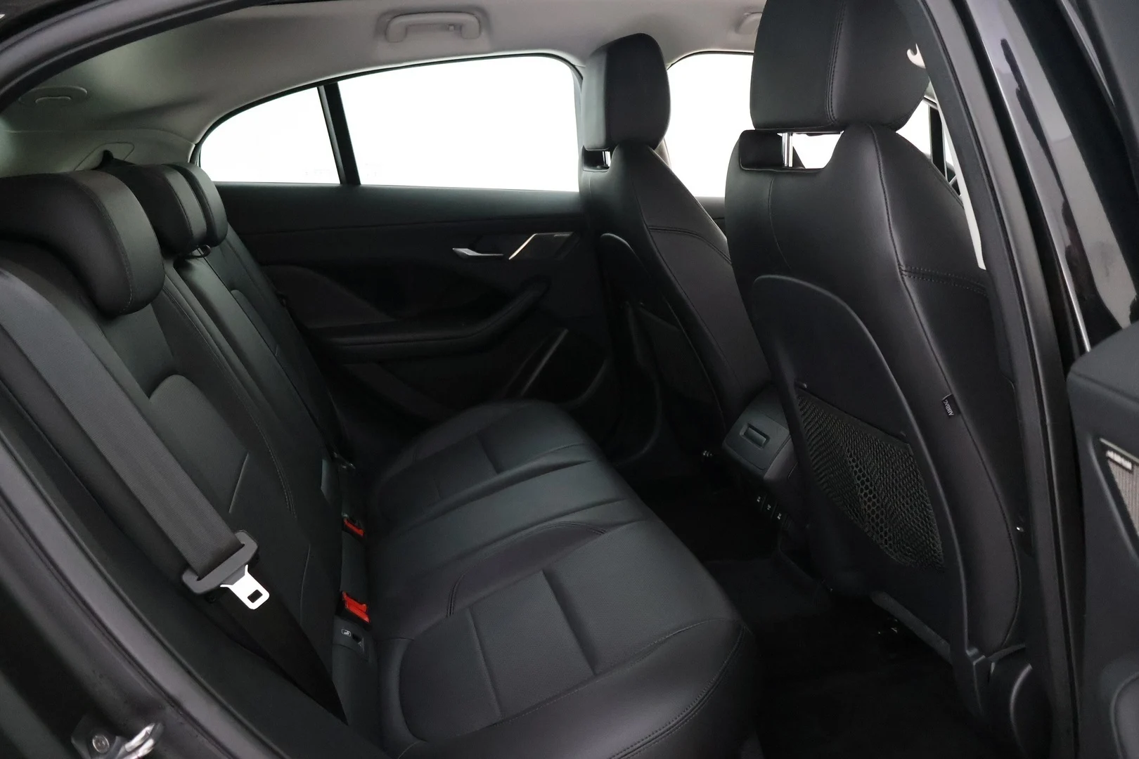 Car Image - 2hAHKai5phMy5BXOi1t521