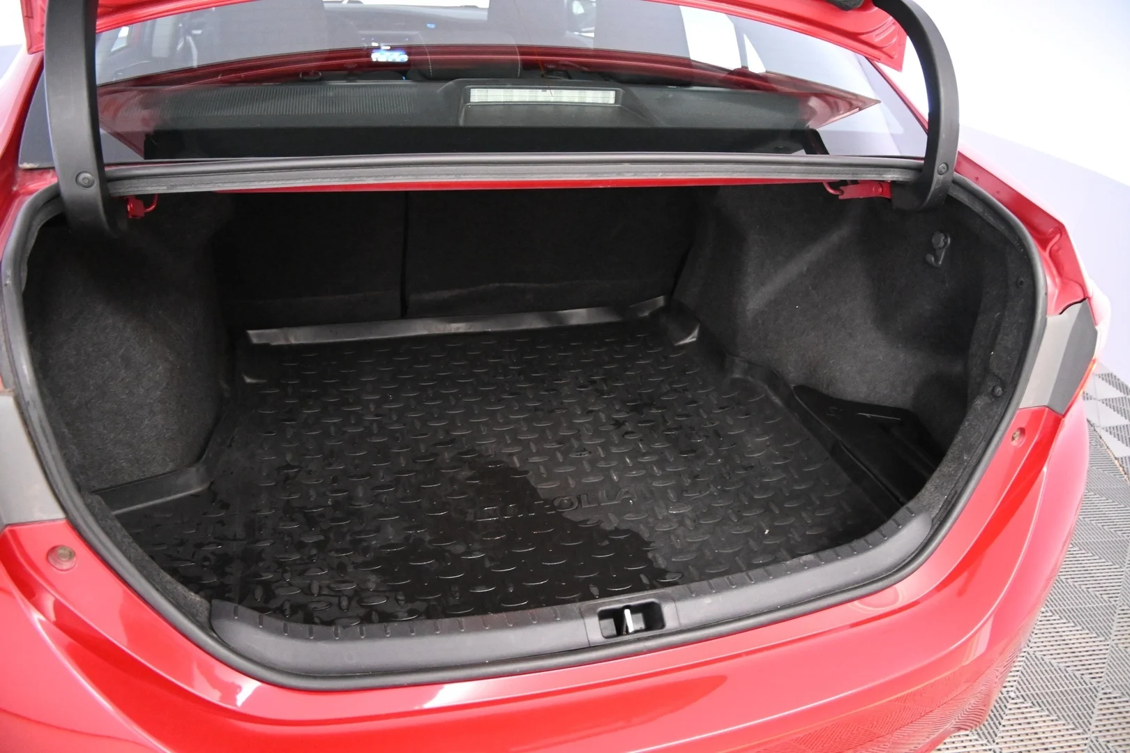 Car Image - 352tLa0KM1xLzKS5JYaJaX