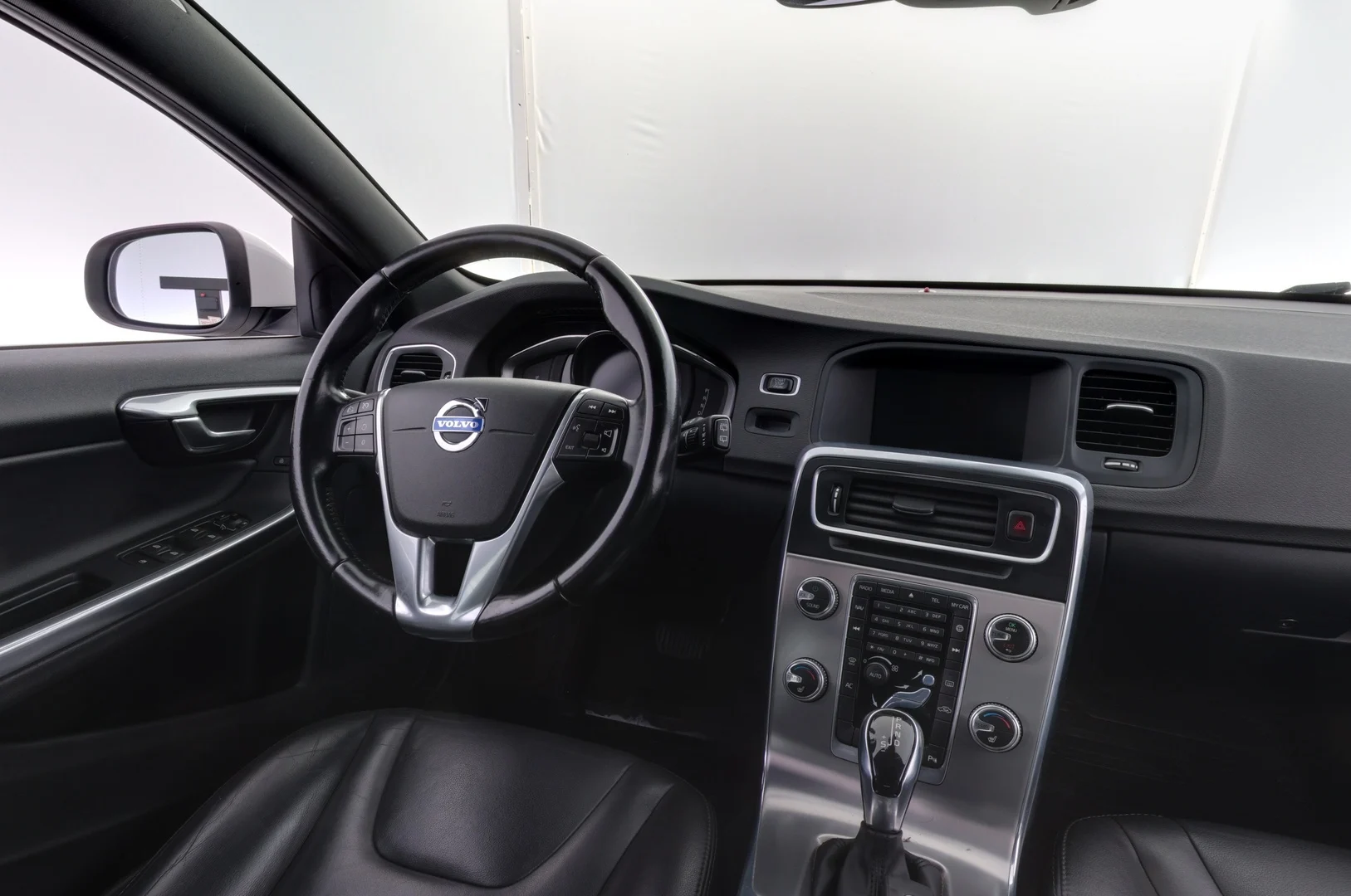 Car Image - 35S4VLPUuU3MbqjxJ3qwiz