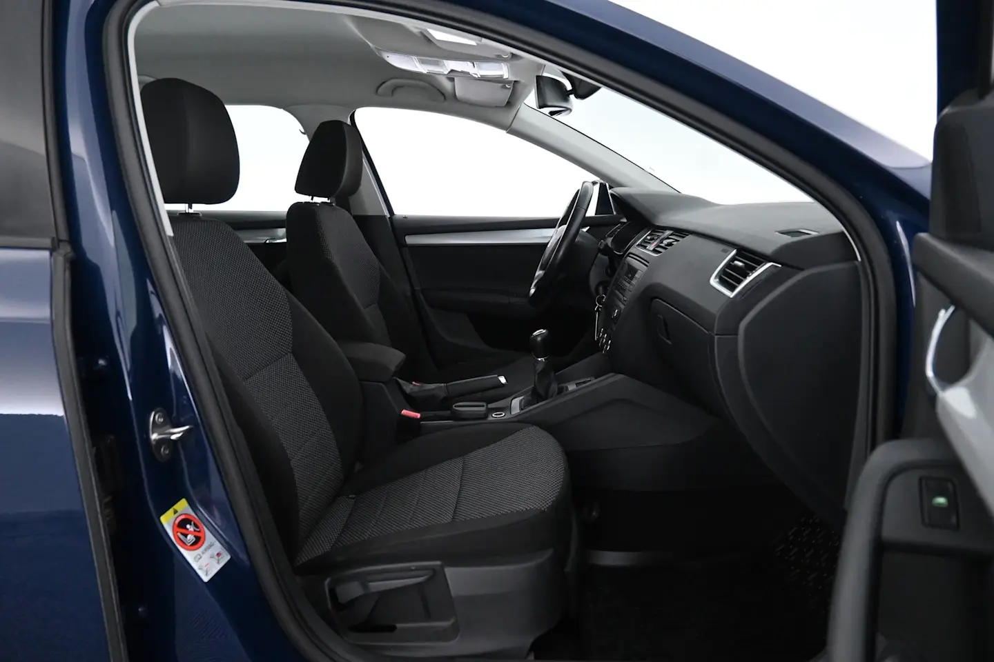 Car Image - 5ArKUb0eBEtdTCjbCAXT1l