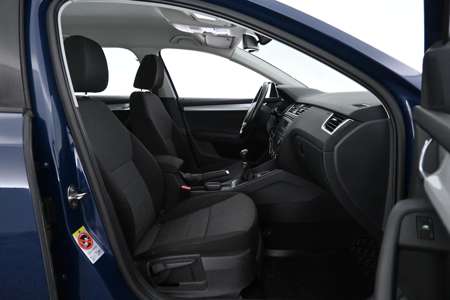 Car Image - 5ArKUb0eBEtdTCjbCAXT1l