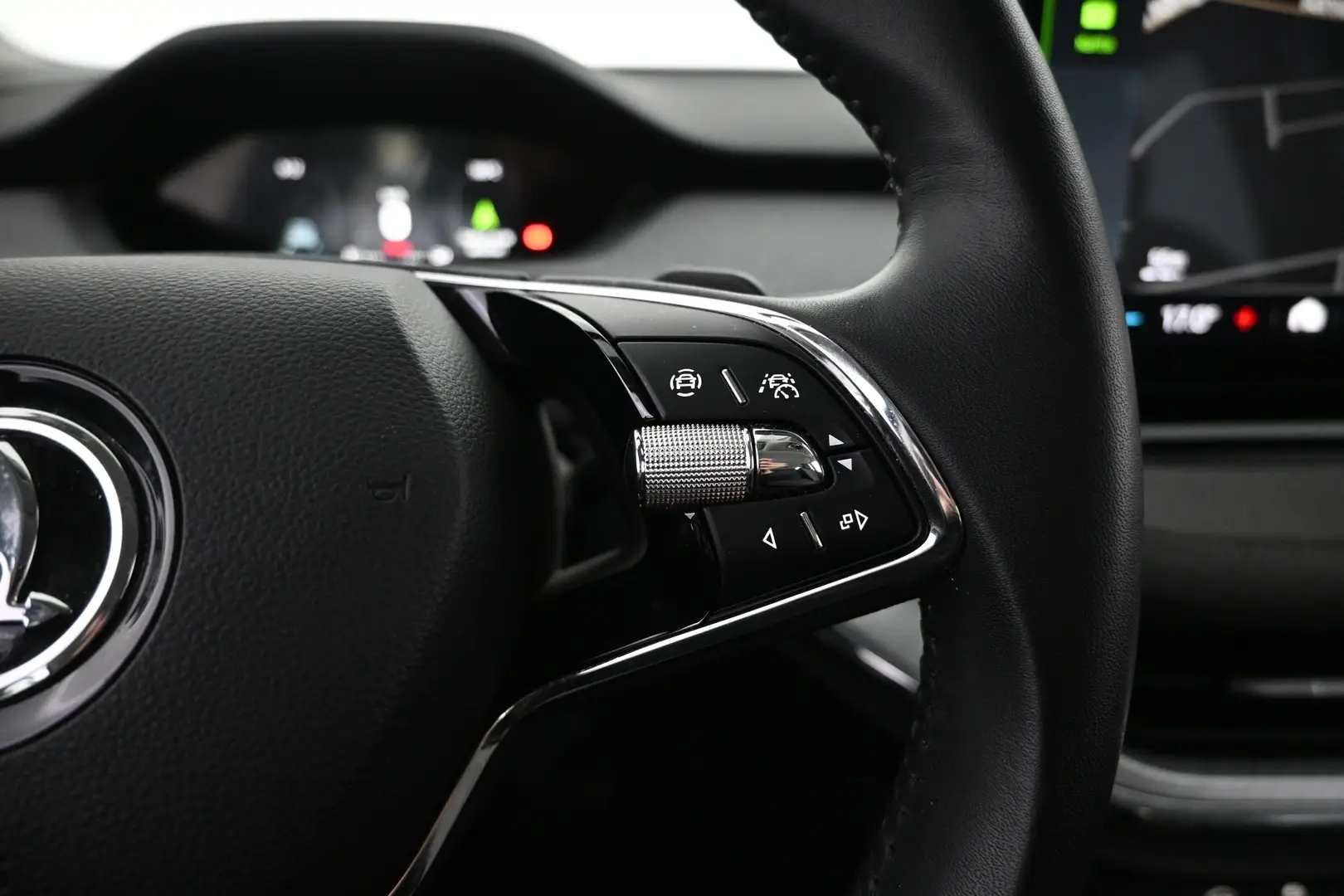 Car Image - 72OIXaNlhvexQblyhyBM9r