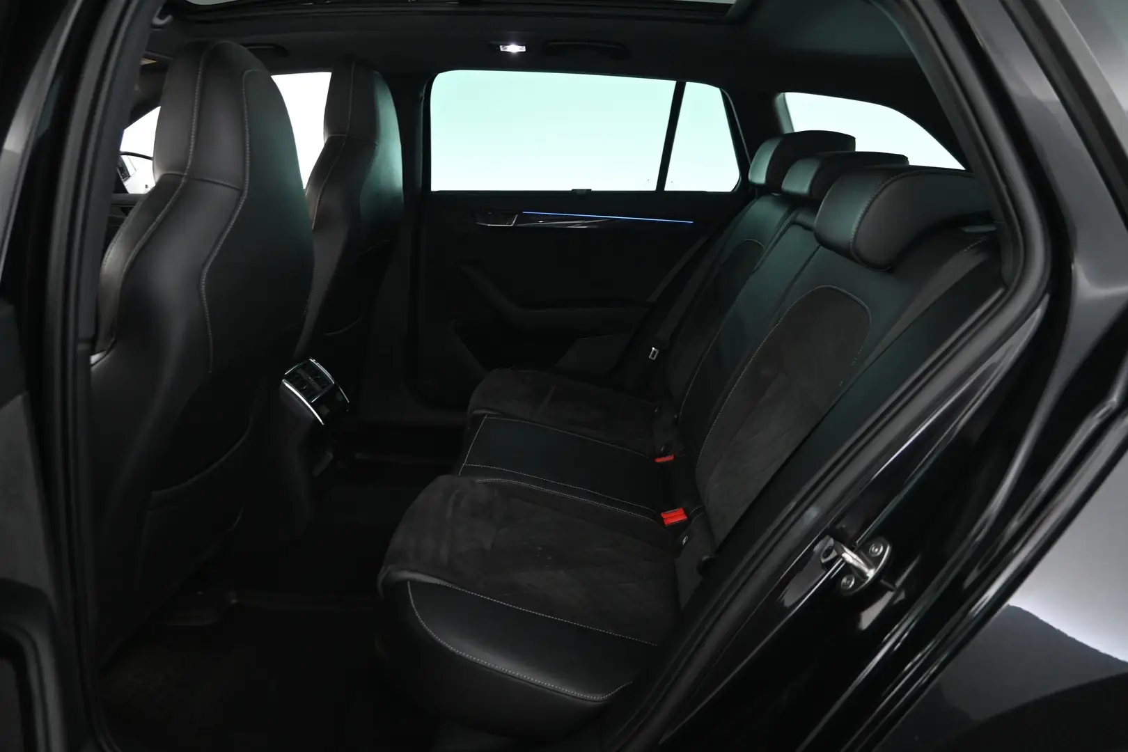Car Image - 7l7xQnrKvtWh5xEZfl6AOg
