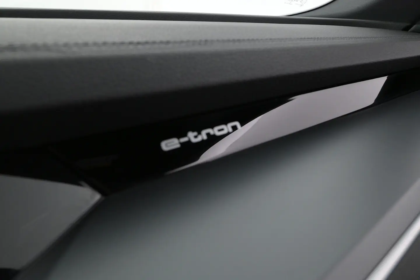 Car Image - 2FsBsh9Mj0VdfPytxPBK6