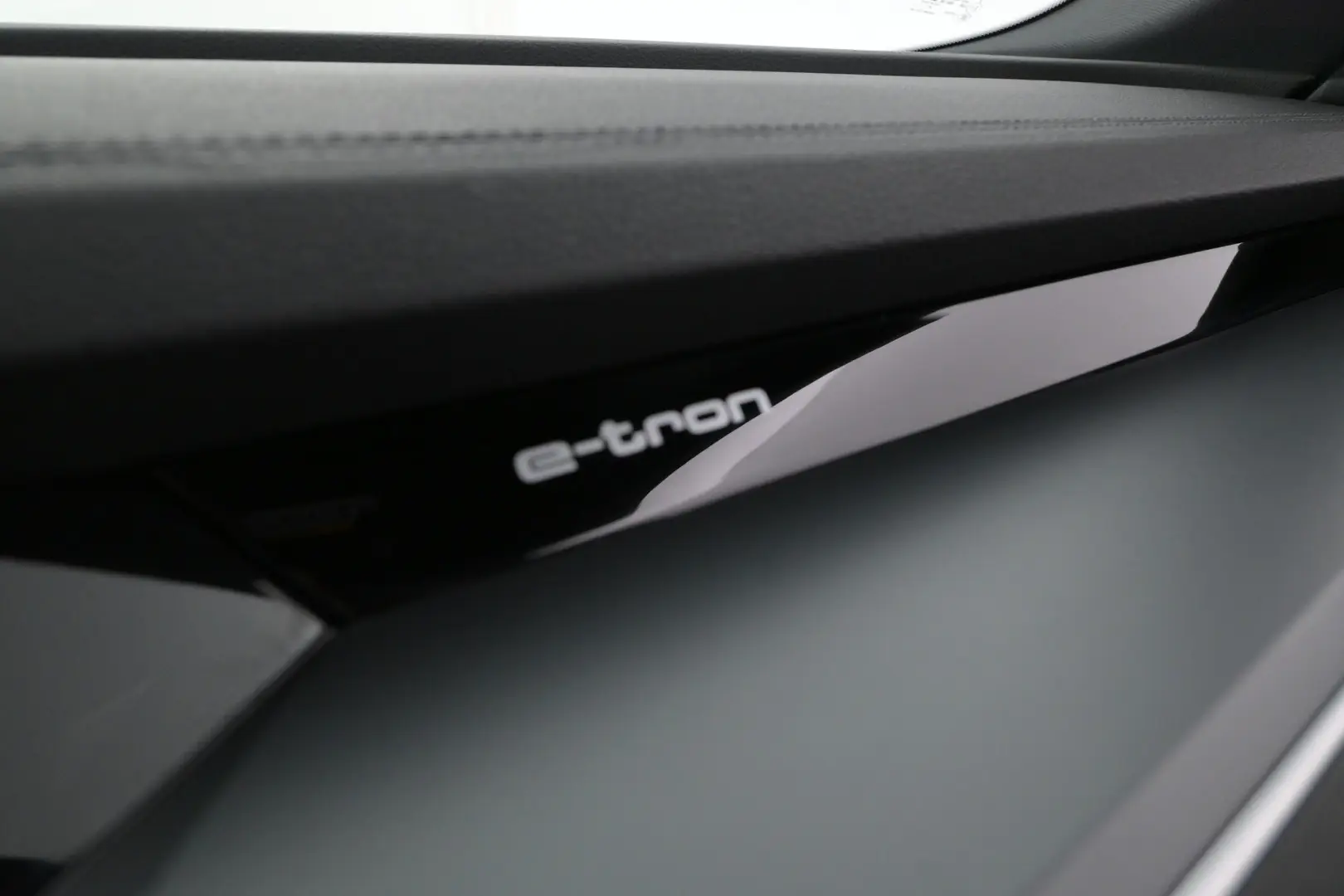 Car Image - 2FsBsh9Mj0VdfPytxPBK6