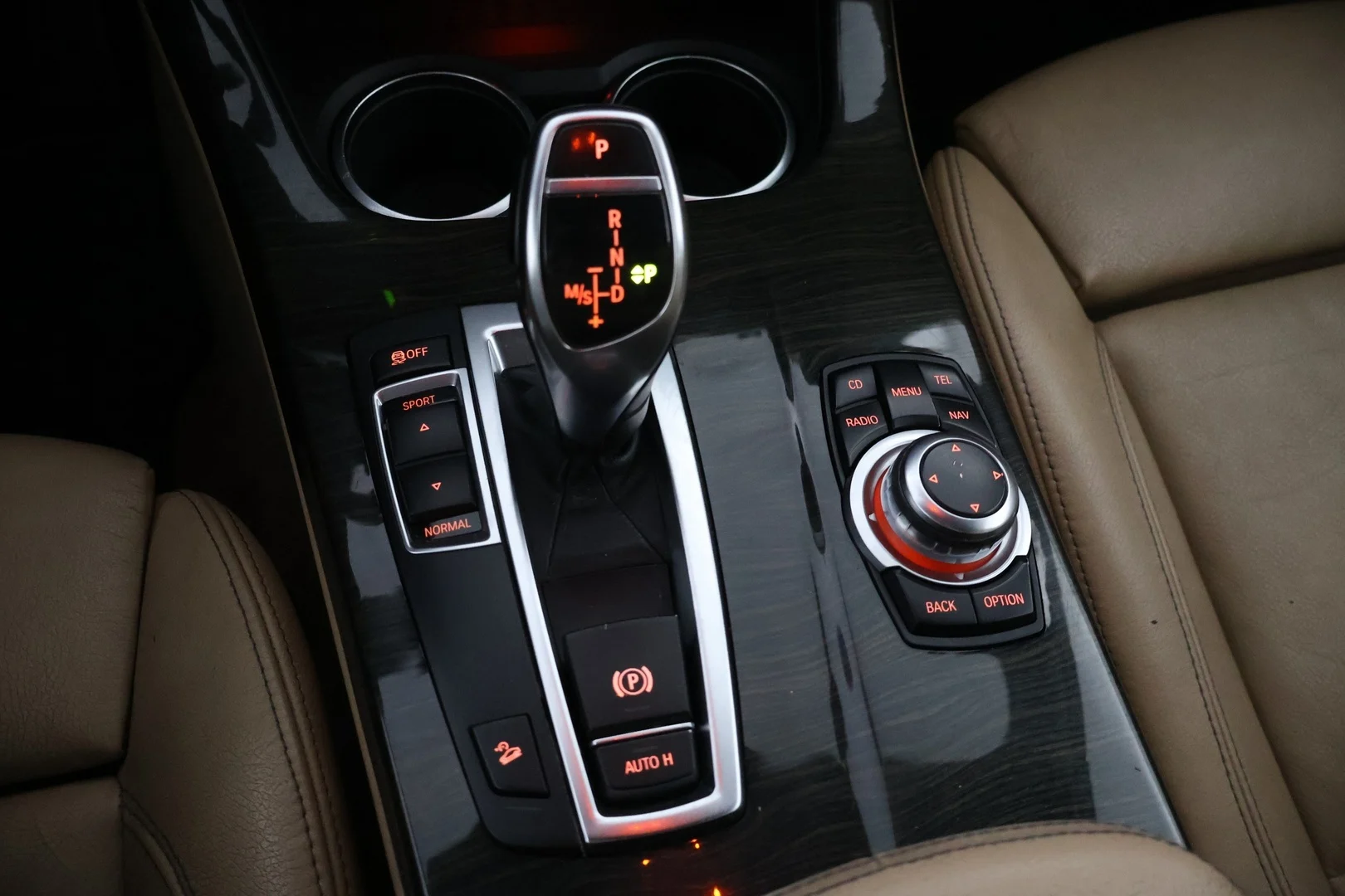 Car Image - 3dQp2xOTdCfOHHJikslRm1