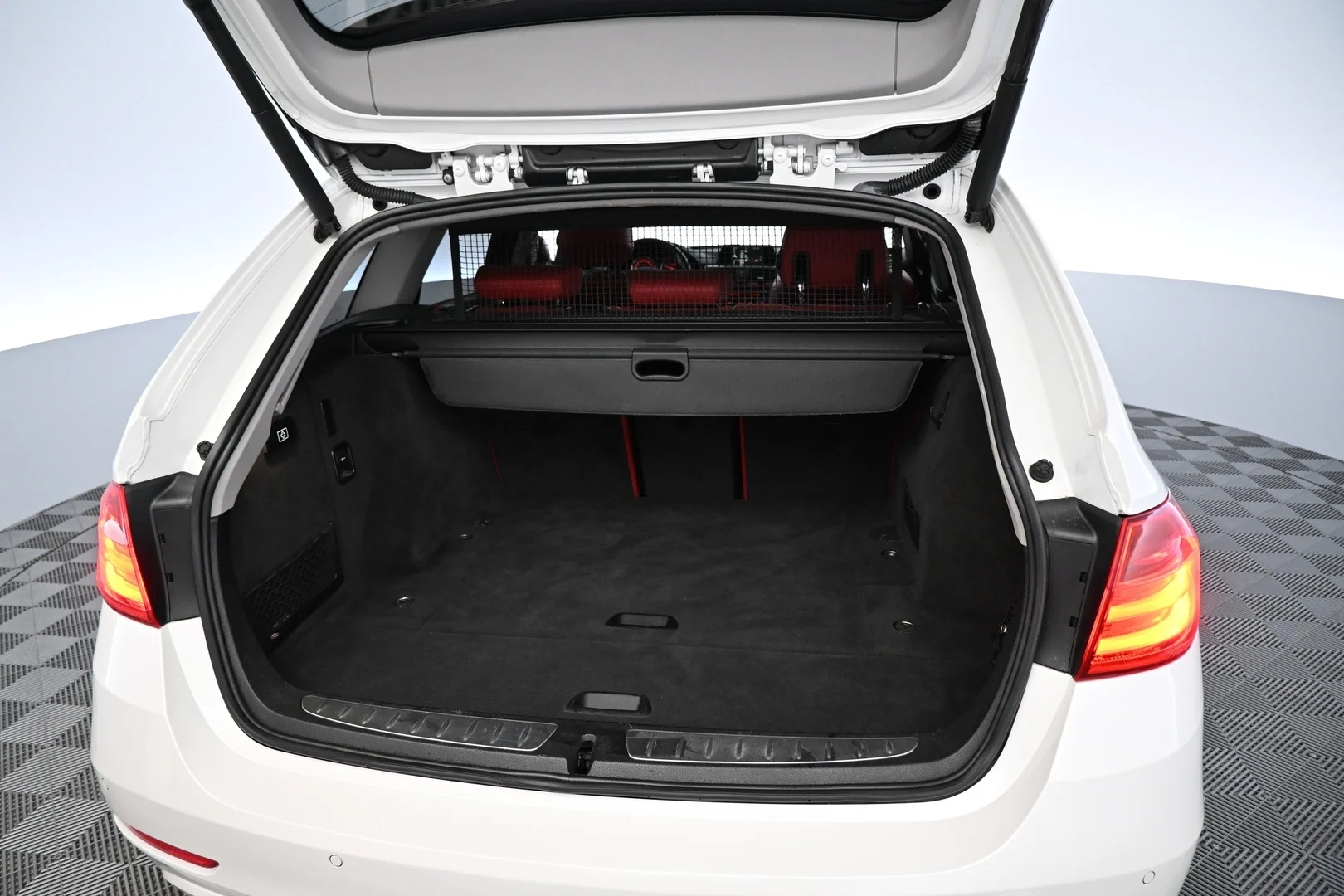 Car Image - 2siPExJHltN94EYx95957B