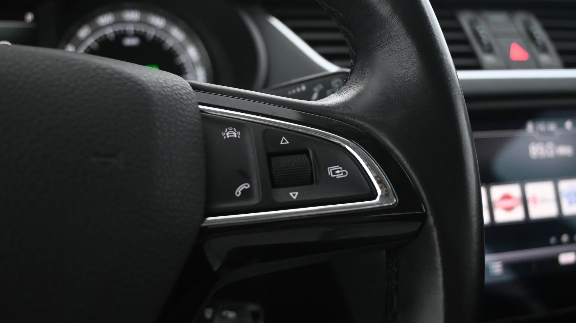 Car Image - 7mJWKFy4sFZvLzBu7ZizQE