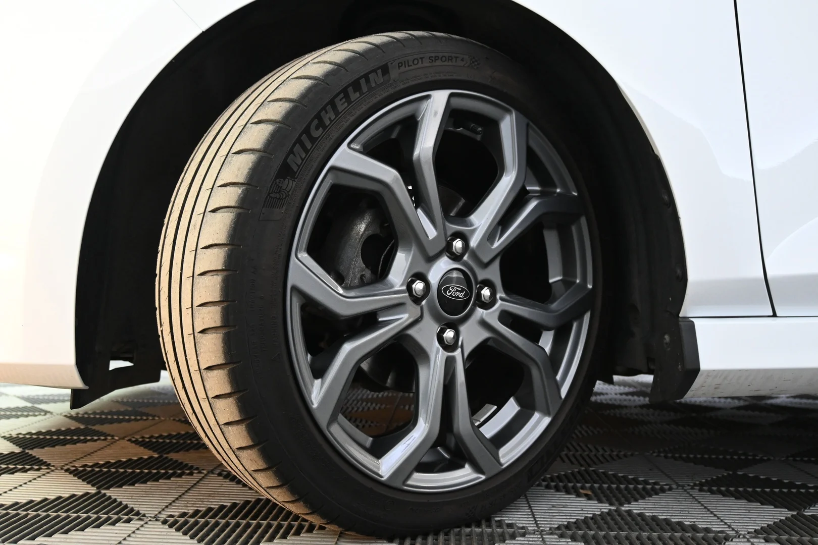 Car Image - 3SBAnY4mI0sIh65pQYfaGS