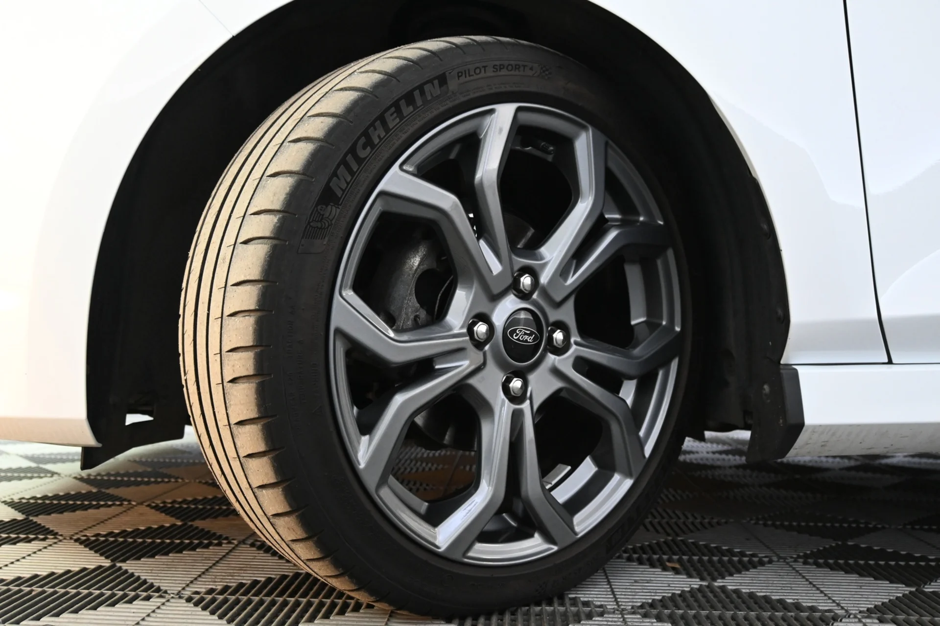 Car Image - 3SBAnY4mI0sIh65pQYfaGS