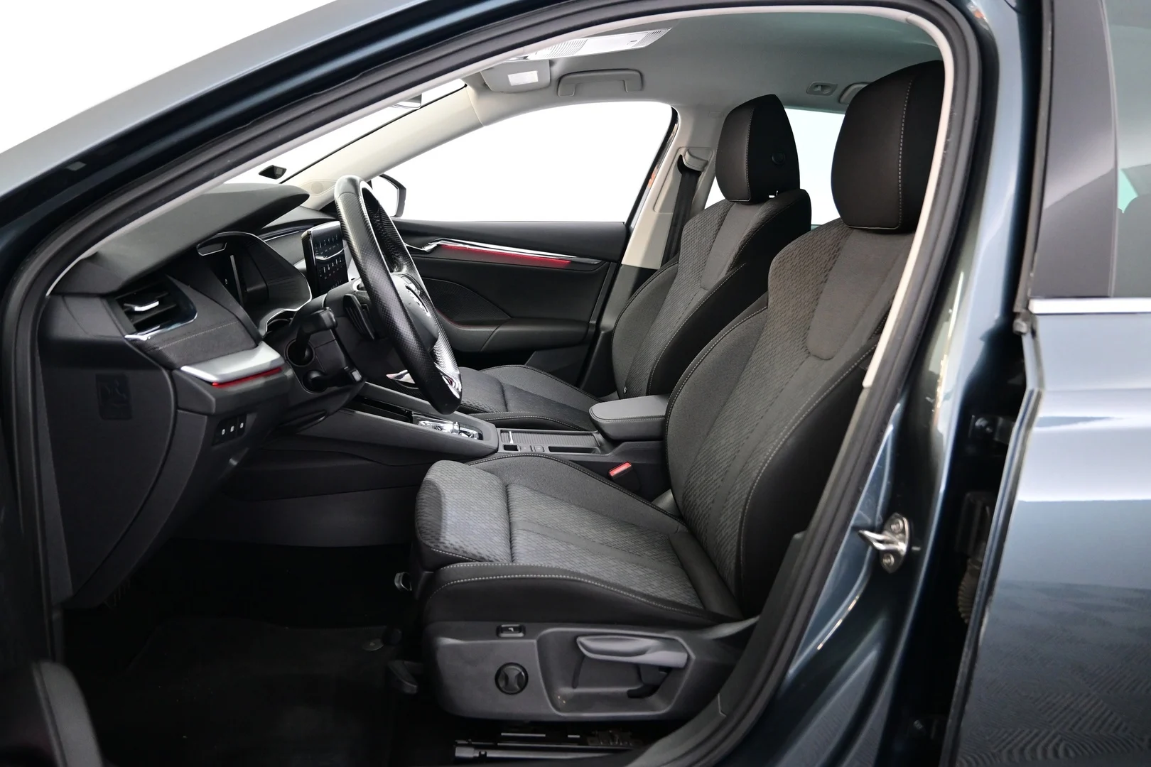 Car Image - 4mqMuY5yOQaFM0w3KRh3Xy
