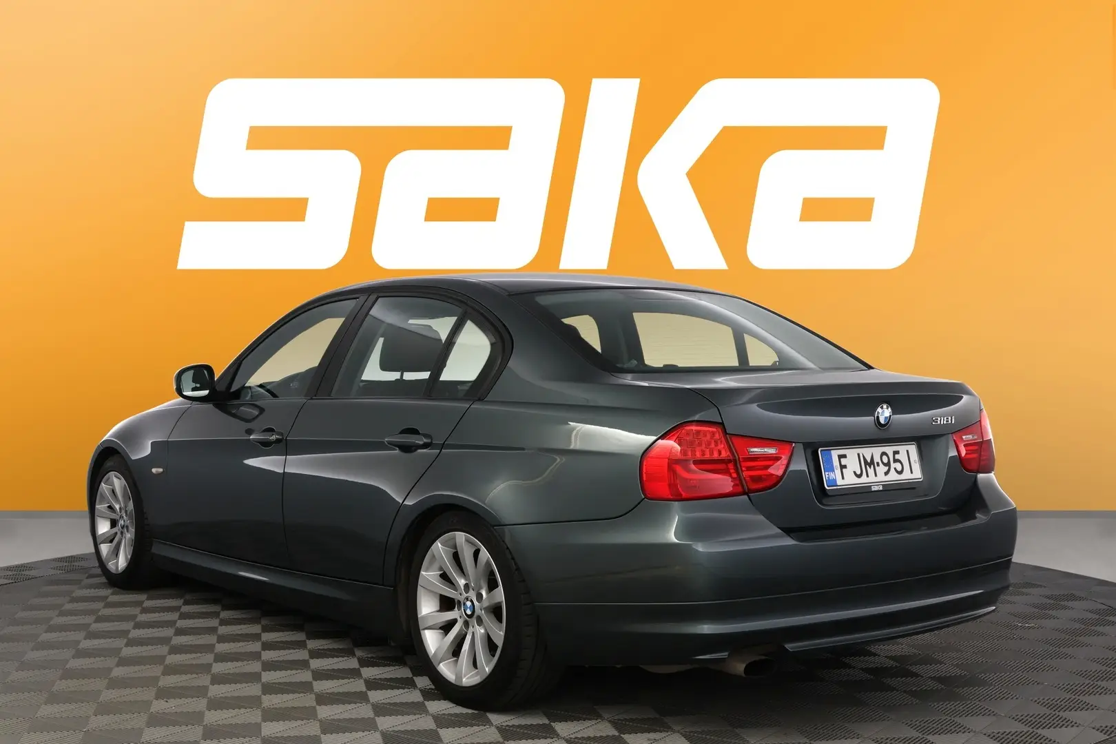 Car Image - 14RqUd3JJGyKiU7n9ujXxF