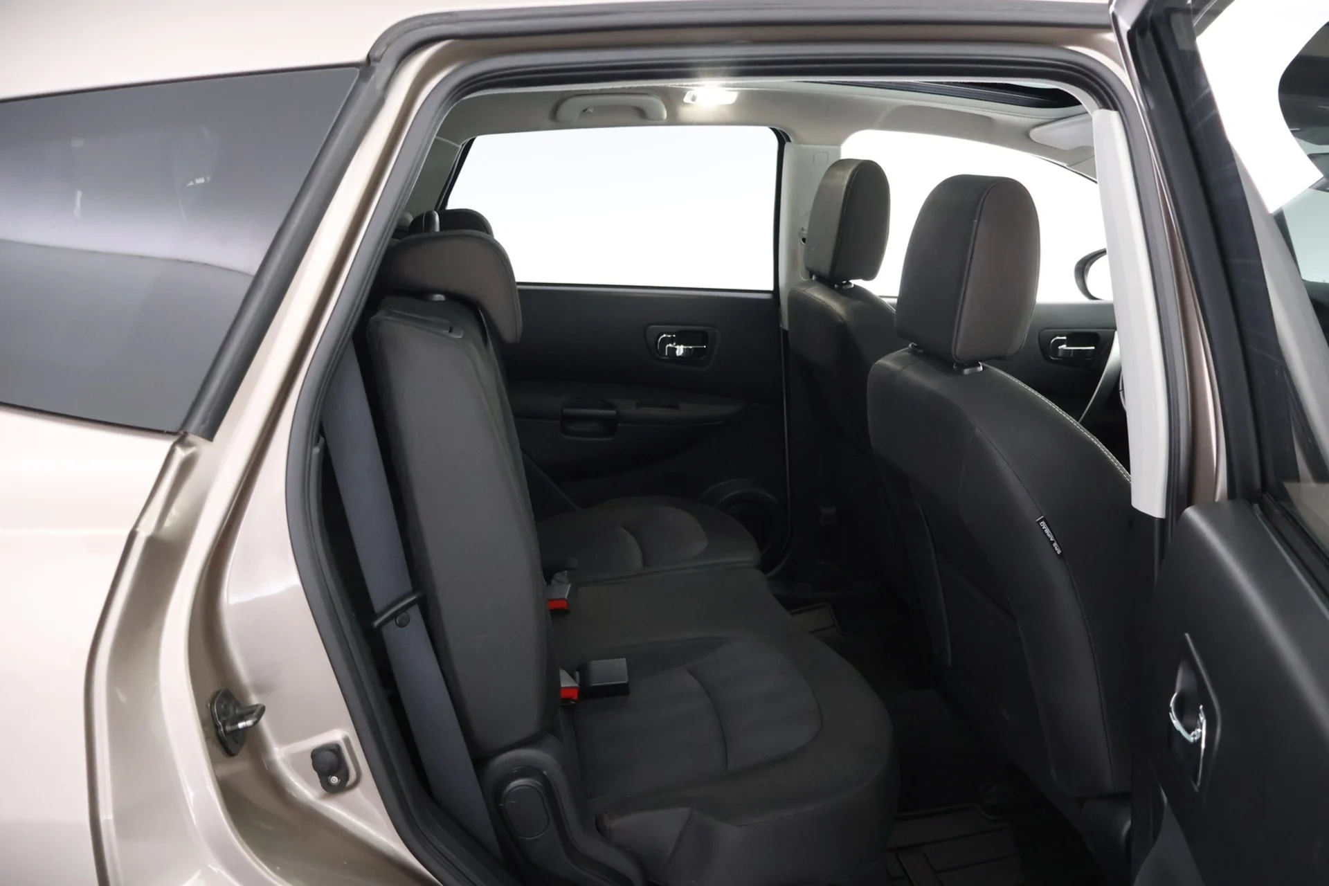 Car Image - ZfVGRP2P8sXZ5lSdc6eqQ