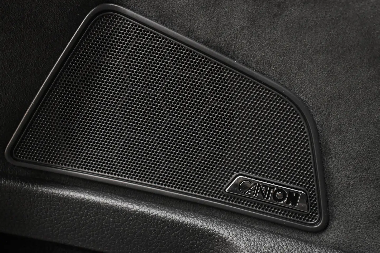 Car Image - 2nls6fmFmGVwlucJrU97LZ