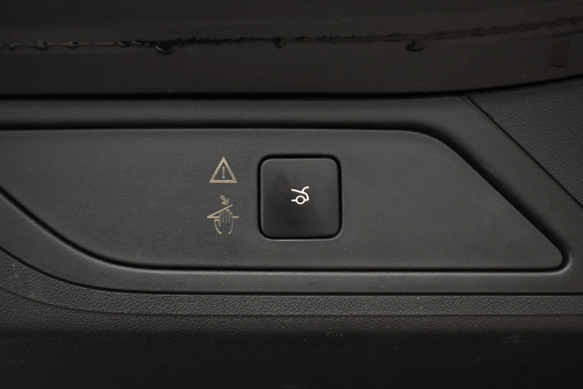 Car Image - 1MEumfSUFqoXwMNgeE9STc