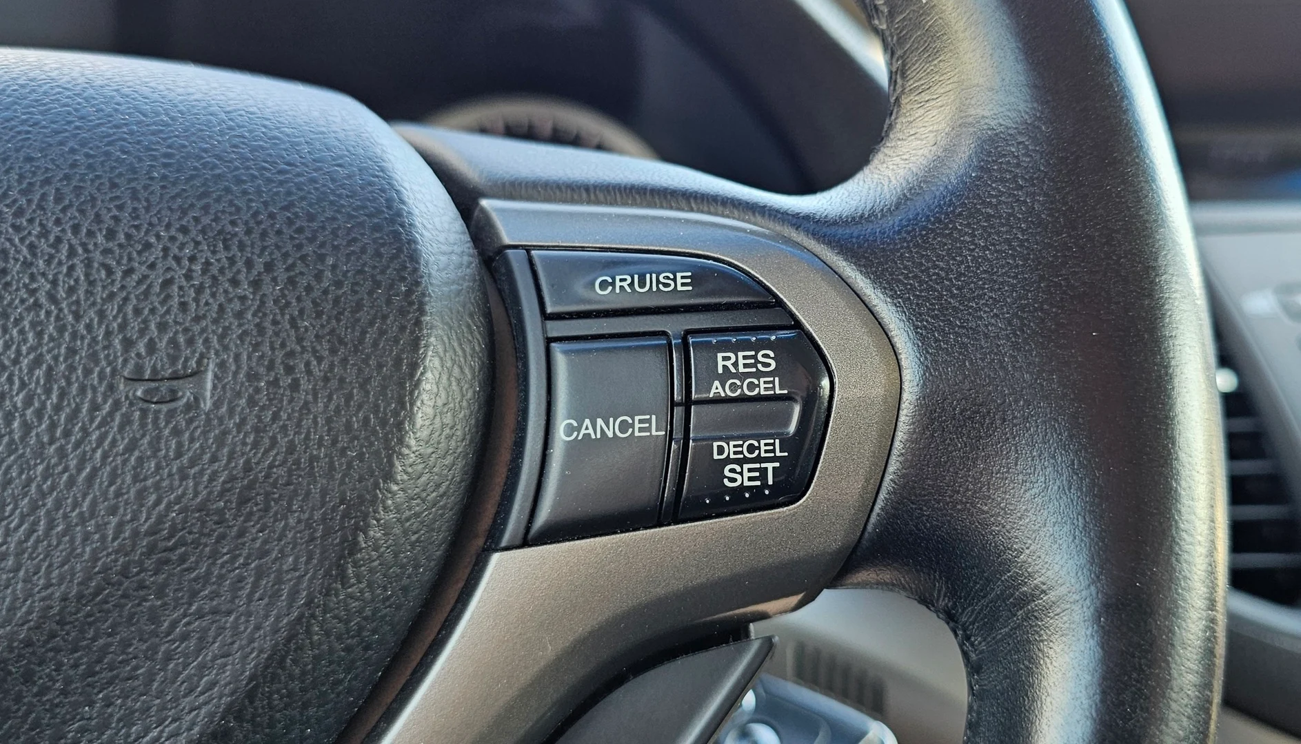 Car Image - 6G0pGavSd8UGtYqEqG8gr2