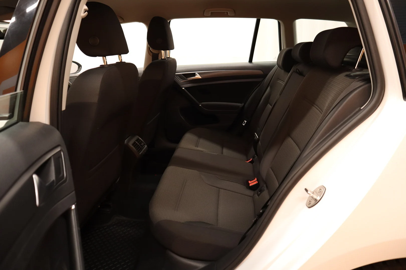 Car Image - 4Tvu7Xsk1TBDQnAc6LTXm4