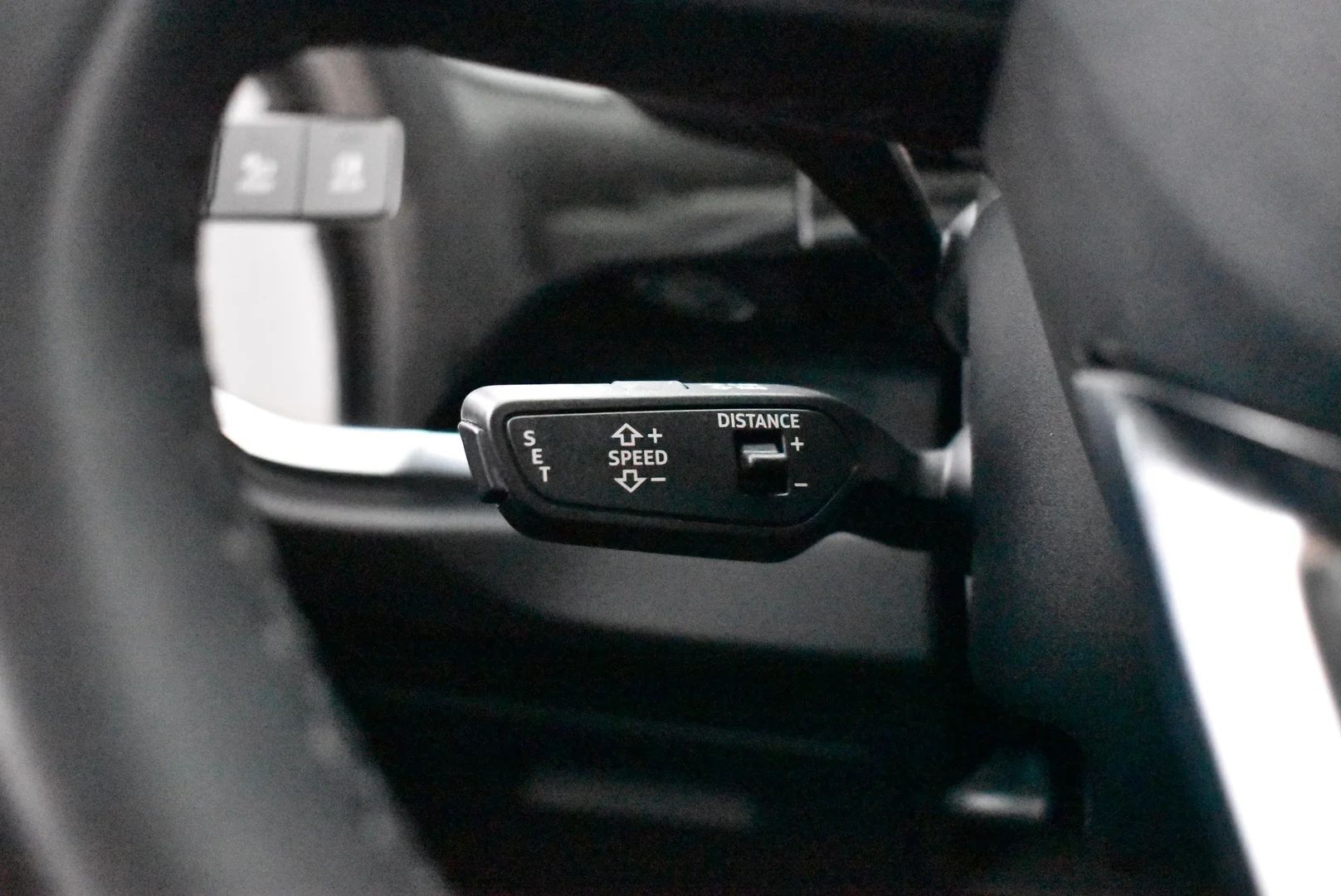 Car Image - jLUX11PJbcvHuckT2pRvM