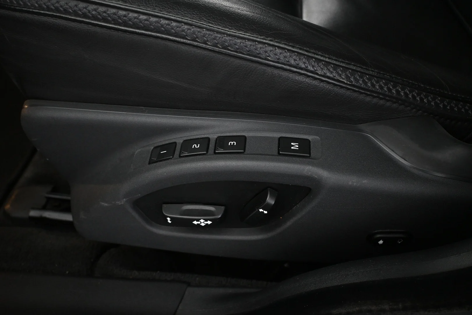 Car Image - 1nSuv9h44EyVXNWCzedXk4