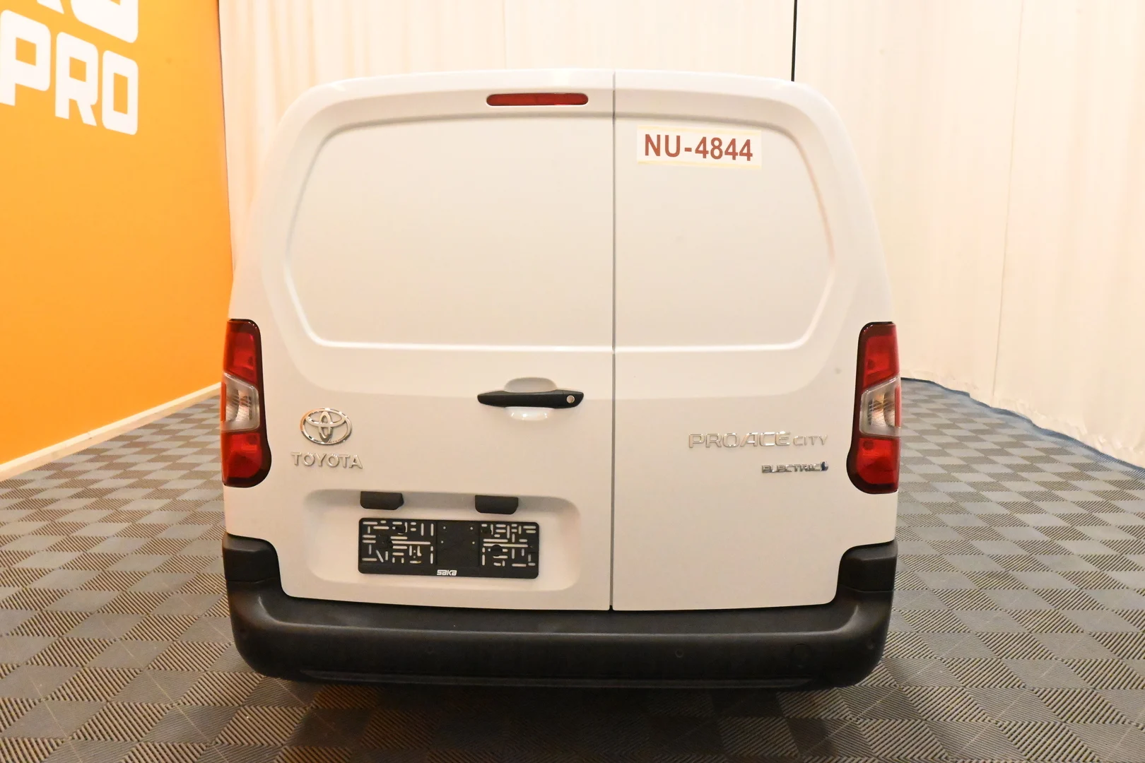 Car Image - 19AdhDJuGcD3G3cTrdVe6l