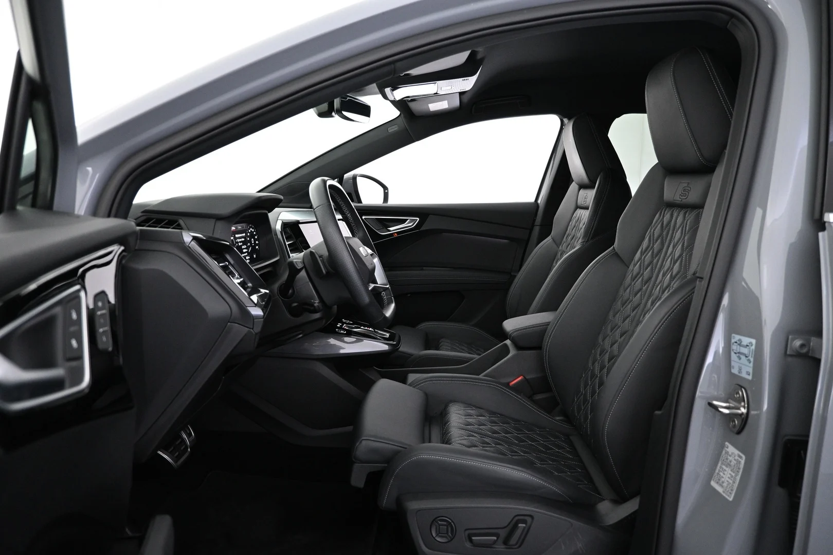 Car Image - 4B8iL6MJ0Dr6juG9ZLqmV7