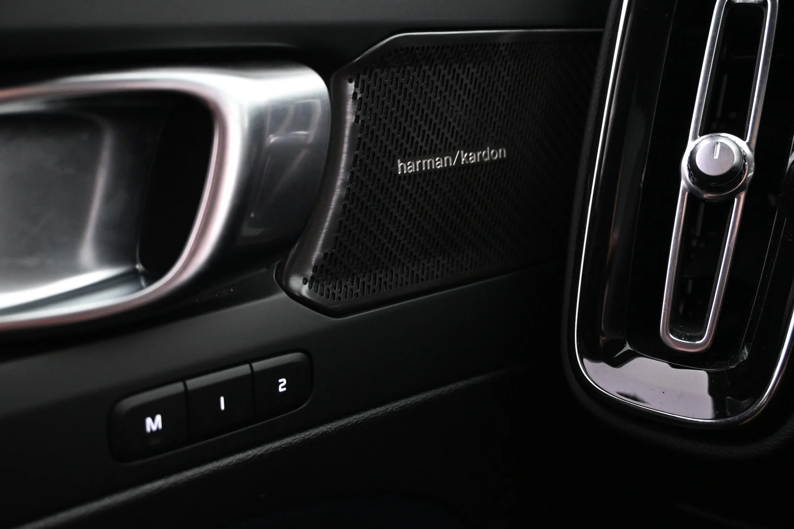 Car Image - 49n82wHPj0yv3IRcavJPNp