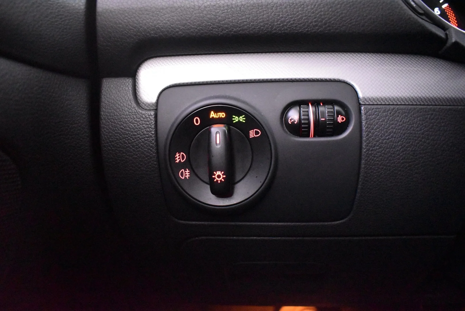 Car Image - tPecNNuE6pGeQL2osxPPP