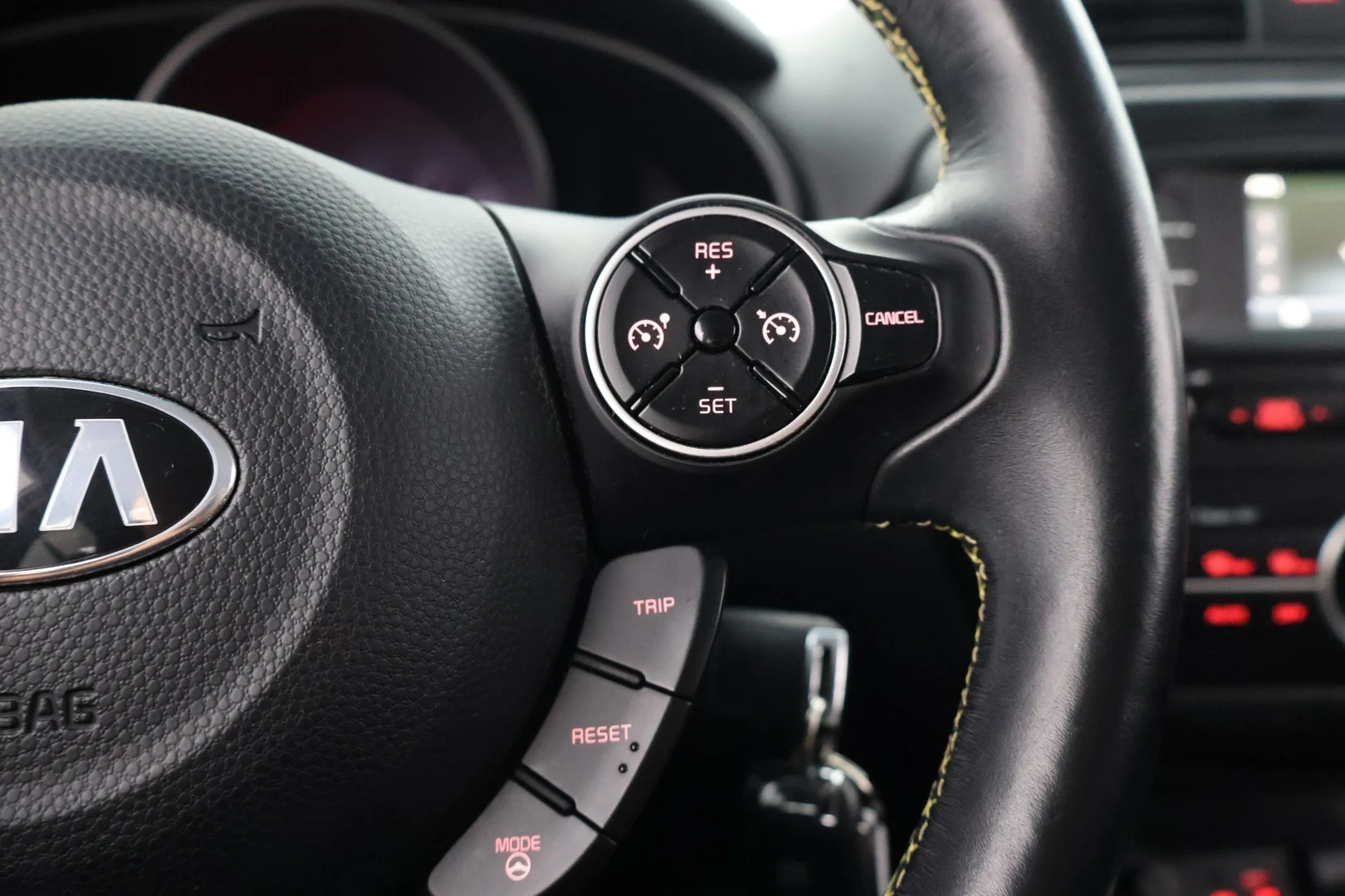 Car Image - 4XSCtgmBlP2dnWcYmWnt0b