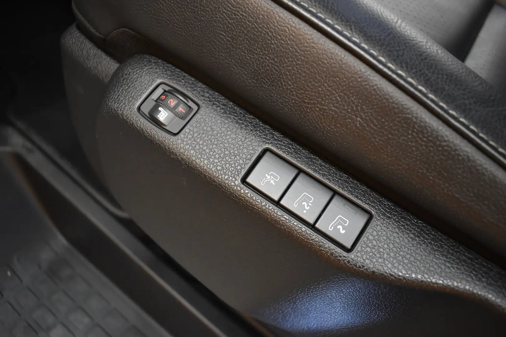 Car Image - 6HnNqyu5J5Dz7bgOiF0ZzJ