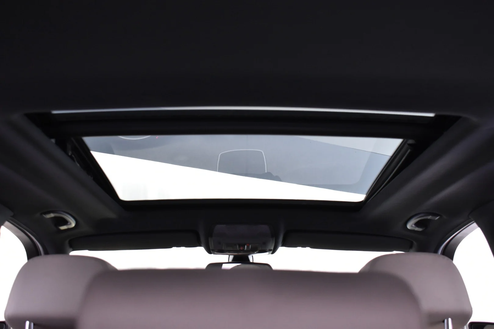 Car Image - 2LfJW9Lu0NDEMn3QpsRTt