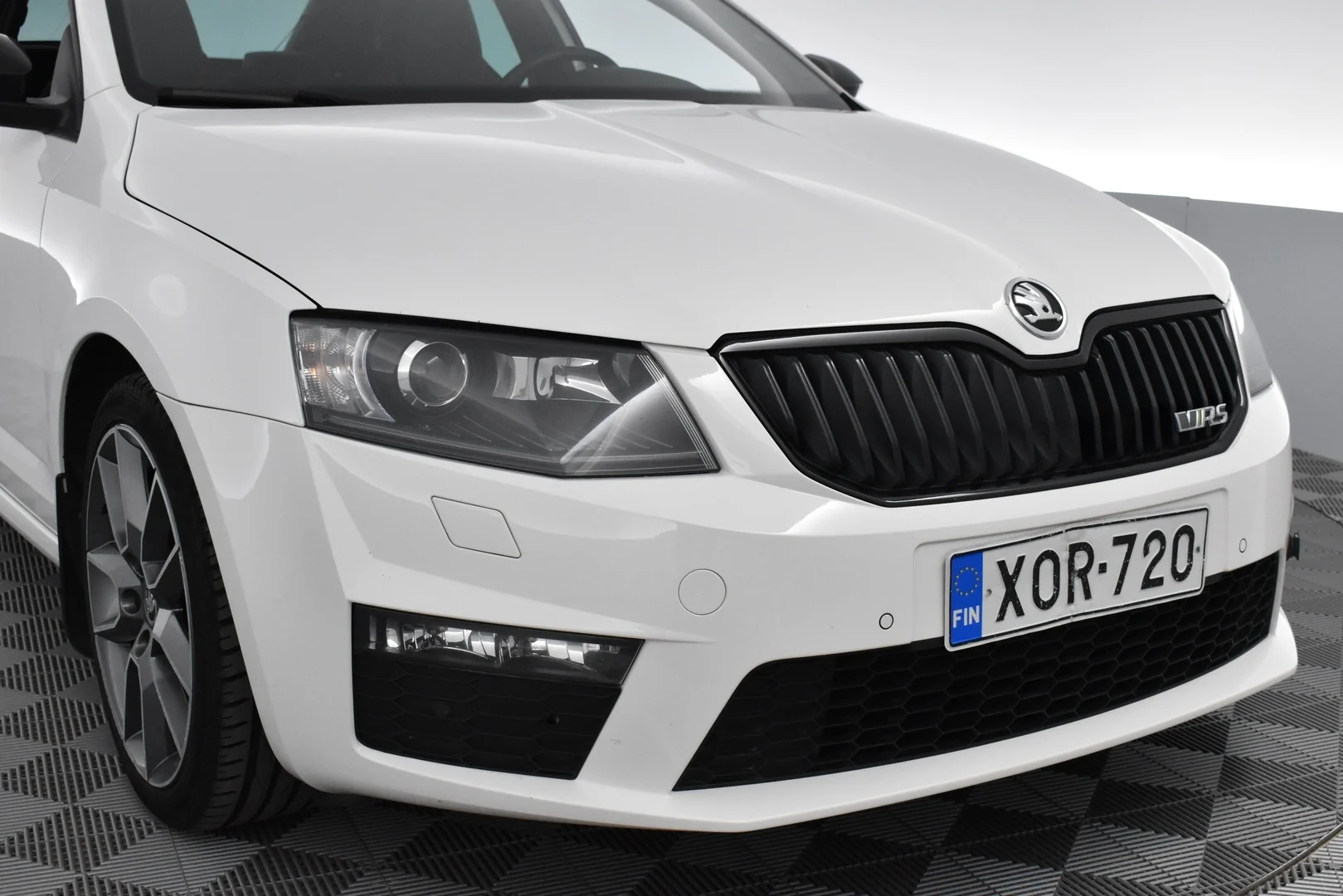 Car Image - 4llHYZdm17tVFqPMesOGnv