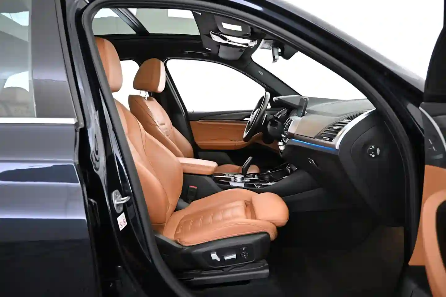Car Image - 53P9BRYIF9Y8y1xeq8beaH